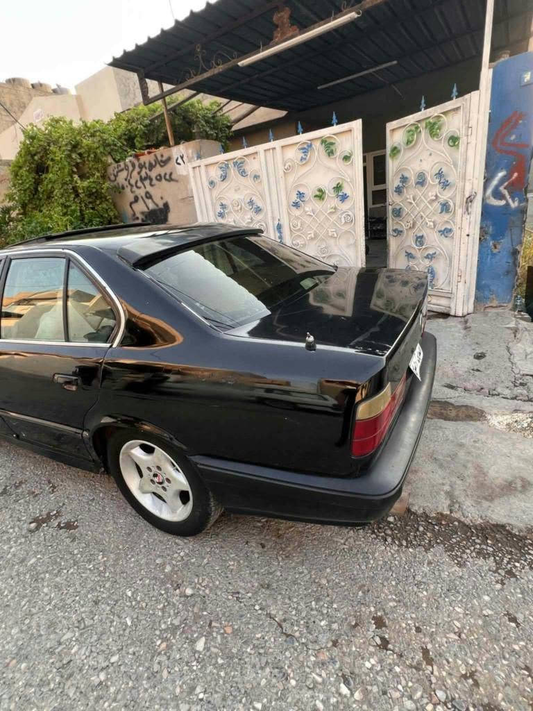 سەرتا بەناوی خوا BMW 
بۆفرۆشتن 1991 
گیرحادی 520i
دووجام کارە بای 
چامرخی لای سایقی لیدانی هەیە 
سلایدە کارەباتی مەزبوتە 
تایەکانی نوویە 
سەیارەکە توندوو تۆلە 
گیر و مەکینە بەشەرت 
ساحب سەنوی رەقمی داخرایە بەناو ناکری 
دزیاری کیشی مەدنی مەلی کەسی تیدا نەبیت بەشرت 23 وەرەقە مەجال
ناونیشان بـــــەحـــرکە
*********** whtsapp أربيل, العراق
