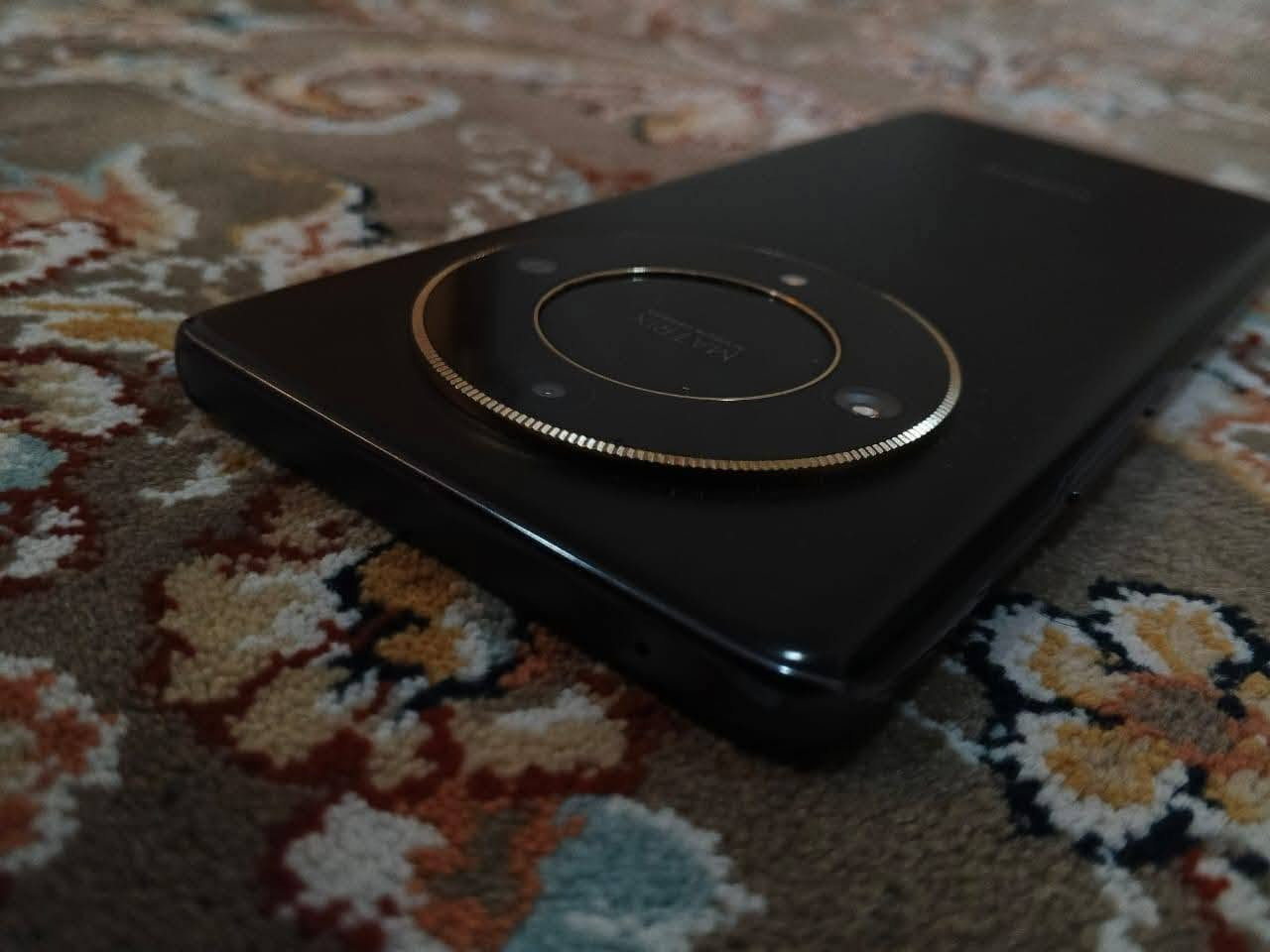 سلام عليكم للمراوس
هونور HONOR x9B 5g، نضيف جدا لا داخل تصليح ولا صيانه ولا مفتوح على ضمان / ذاگره 256 العشوائيه 12+12 /  مواصفاتة معروفه
فقط بي طخه بلجامه مال كامره أبد ما مأثره مع الضمان
 الجهاز بدون  ملحقات / سعر 250 الف قفل او مراوس حسب الرغبه / مكاني بغداد العامريه / بي واتساب *********** واتساب
