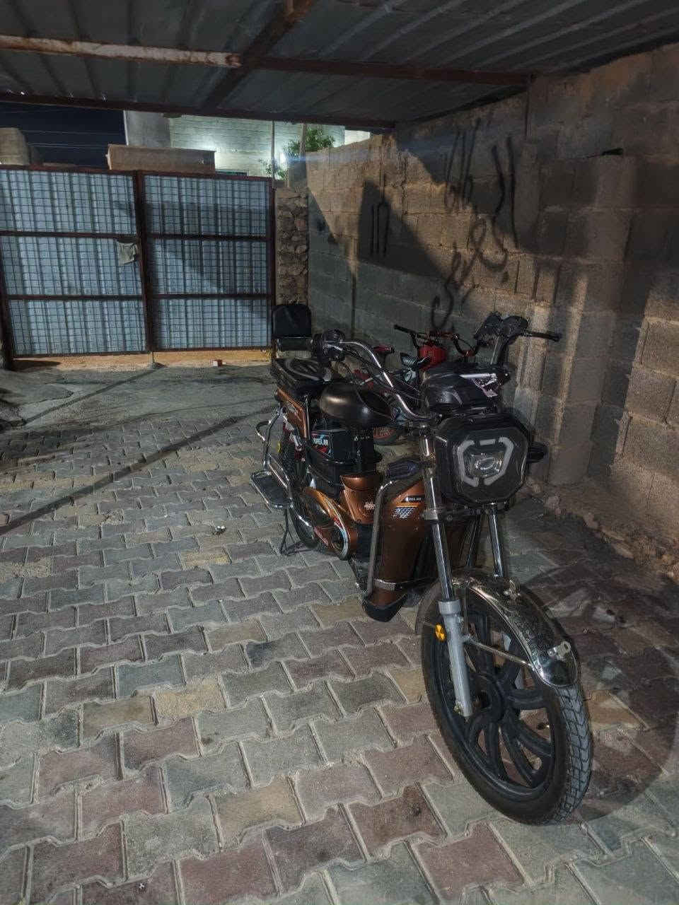 سلام عليكم (ماطور شحن للبيع) للاستفتار (***********)
حجم 20جبلي 5 بطاريات 16امبير الاصلي ونلي ختم شركة 2026 ملف 1500واط وعقل 60v فول مواصفات لايت عالي ناصي نشرة دبل إشارة وبي بك رجوع للخلف اربع سرع السرعة الحقيقي 65عل ويز فقط بي حادث خفيف ماطور مال حمل وشغل سعر 350الف وبي مجال عنوان سبحاني قرب ساحة الغاز قرب متوسطة حديثة للبنين الي صايرة مقابل ساحة مرشد
