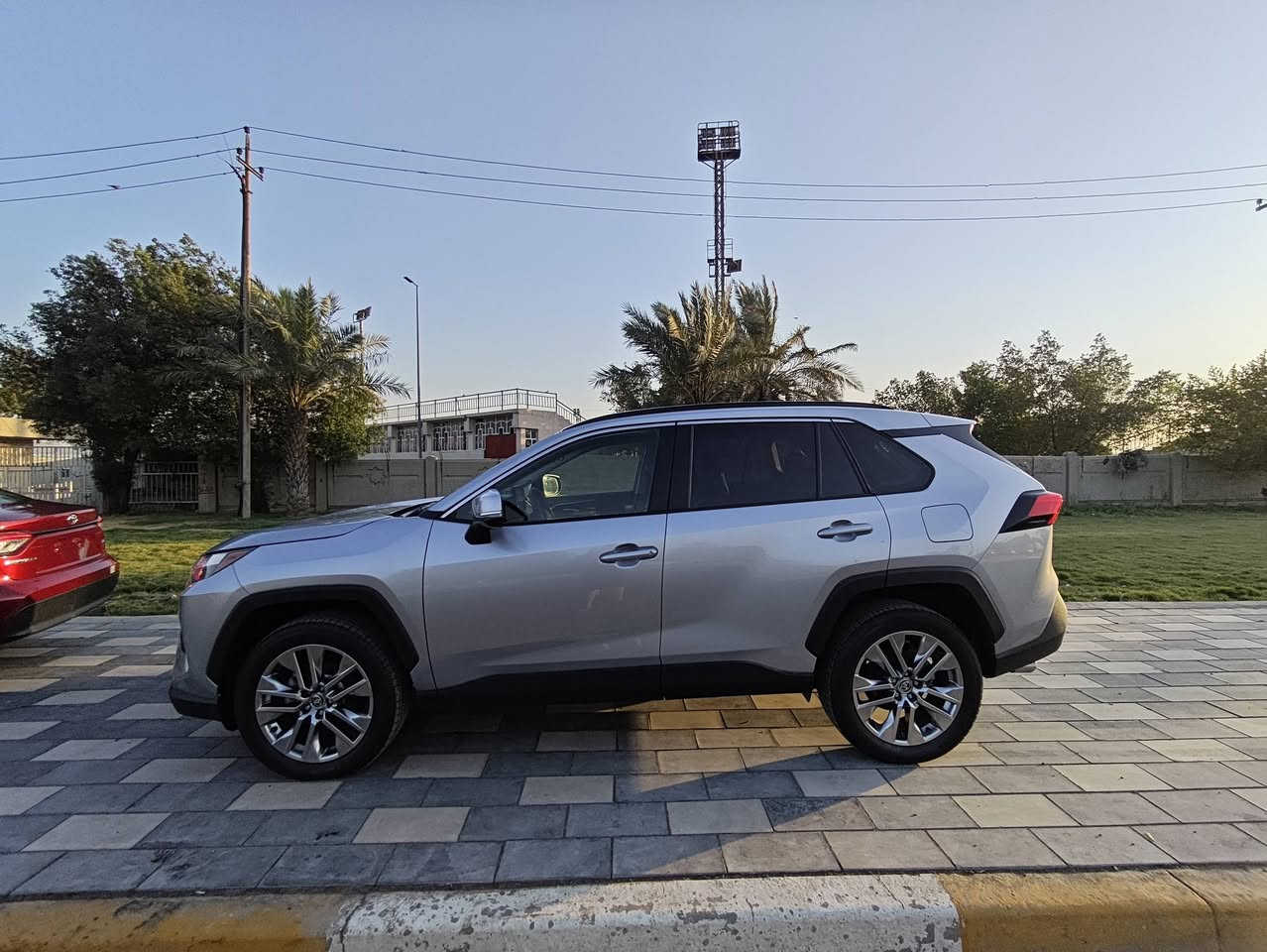 2025 Toyota RAV4 XLE Premium | للبيـع
💎 لون سلفر ملكي 💎
📍 ممشى: 1,700 Mile فقط 🔥 (ممشى الوكالة)
📍 الدفع: FWD
📍 المحرك: 2.5L اقتصادي وقوي جداً
📍 ناقل الحركة: أوتوماتيك 8 سرعات

━━━━━━━━━━━━━━━━━━

🌟 المواصفات والتجهيزات:

✅ فتحة سقف كهربائية ☀️
✅ كشنات جلد SofTex الفاخرة 🤎
✅ تشغيل بصمة (Smart Key)
✅ دخول ذكي بدون مفتاح
✅ تشغيل عن بُعد (Remote Start)
✅ شاشة لمس كبيرة
✅ يدعم Apple CarPlay & Android Auto 📱
✅ نظام صوتي JBL Premium 🔊🎶
✅ كاميرا خلفية HD 📸
✅ حساسات أمامية وخلفية
✅ رادار أمامي
✅ مثبت سرعة راداري (Adaptive Cruise Control)
✅ المحافظة على المسار (Lane Assist)
✅ تنبيه الخروج عن المسار
✅ مراقبة النقطة العمياء (Blind Spot)
✅ تنبيه حركة المرور الخلفية
✅ فرملة طوارئ أوتوماتيكية
✅ إضاءة LED أمامية وخلفية 💡
✅ إضاءة نهارية LED
✅ جنوط ألمنيوم رياضية 19 إنج ✨
✅ باب خلفي كهربائي
✅ مكيف أوتوماتيك ثنائي المناطق ❄️
✅ شاحن لاسلكي للموبايل 📲
✅ منافذ USB متعددة
✅ مرايا كهربائية مع تدفئة
✅ عجلة قيادة متعددة الوظائف
✅ وسائد هوائية وأنظمة أمان متكاملة 🛡️
📩 للاستفسار والمراسلة يرجى التواصل على الرقم واتساب إدناه :
*********** - ابو جعفر 
مكان السياره : بغداد / البلديات

