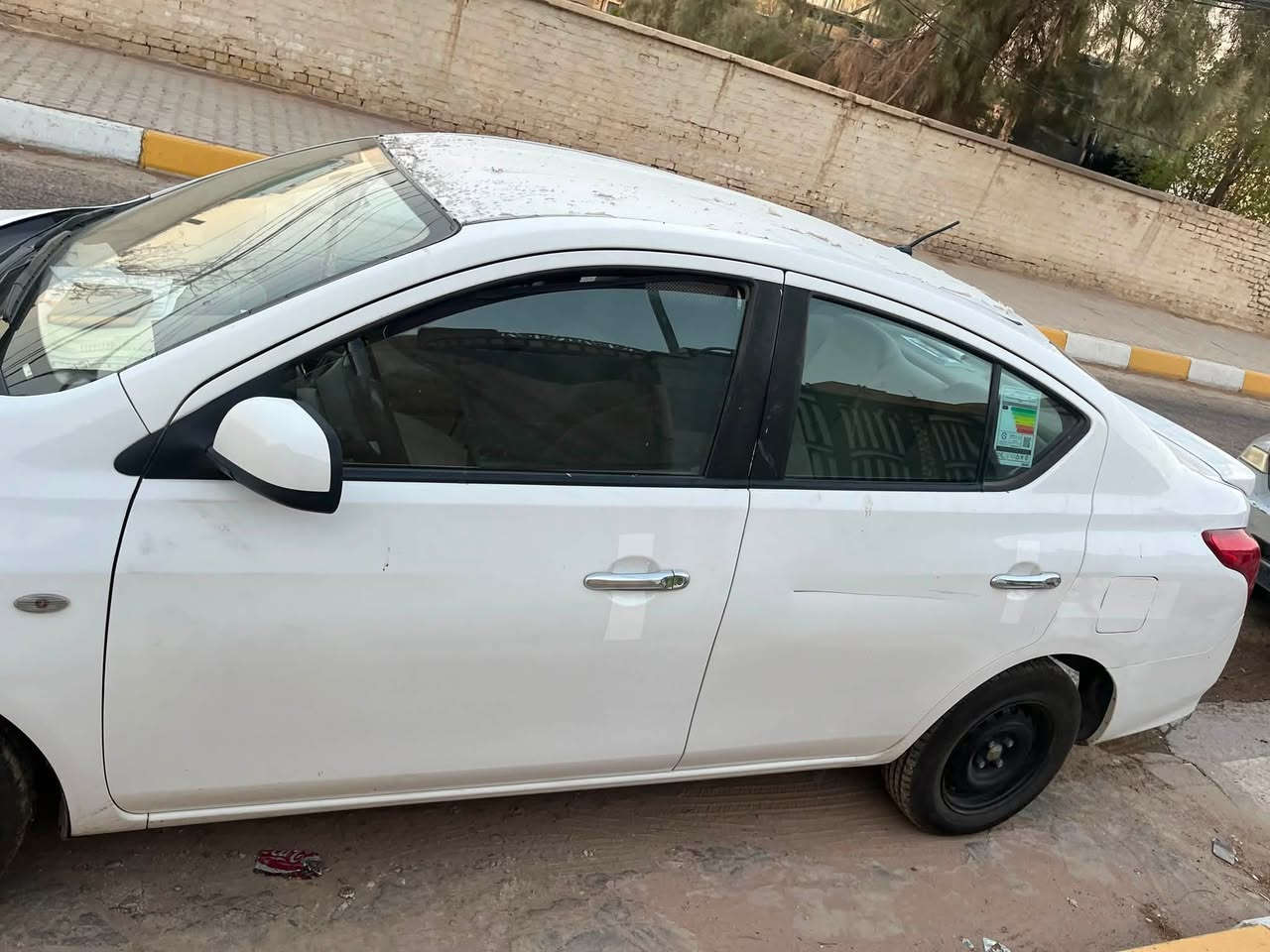 سلام عليكم 
نيسان صني هندي بليته زركه
 
رقم اربيل بسم شركه تريد مداور ترديد تحول مديل 2020 ماشيه 163 
سياره جاهزه محرك وحداديه وتبريد ثلج 
تخم تاير جديد توني شاده 
بيه صبغ جاملغ وبنيد 
وبارد جاملغ الخلفي ودحجات بسيطه مثل ما واضحات بلصوره وتفاصيل بالسونار 
سعر 85 وبيه مجال بسيطه مكاني نجف ***********
