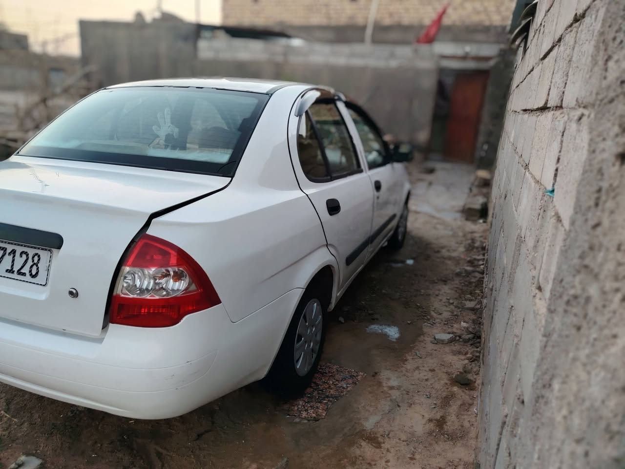 سياره طيبه موديل 13 رقم انكليزي بإسمي تحويل ثاني يوم كير ومكينه خير من الله تبريد ثلج جدادية جديده سياره مكفوله من كلشي ما تخسر عليها شي مكانها ديوانية ال حمد سعرها 45 وبيها  مجال شراي اتصل وبيك خير وتدلل 
***********
