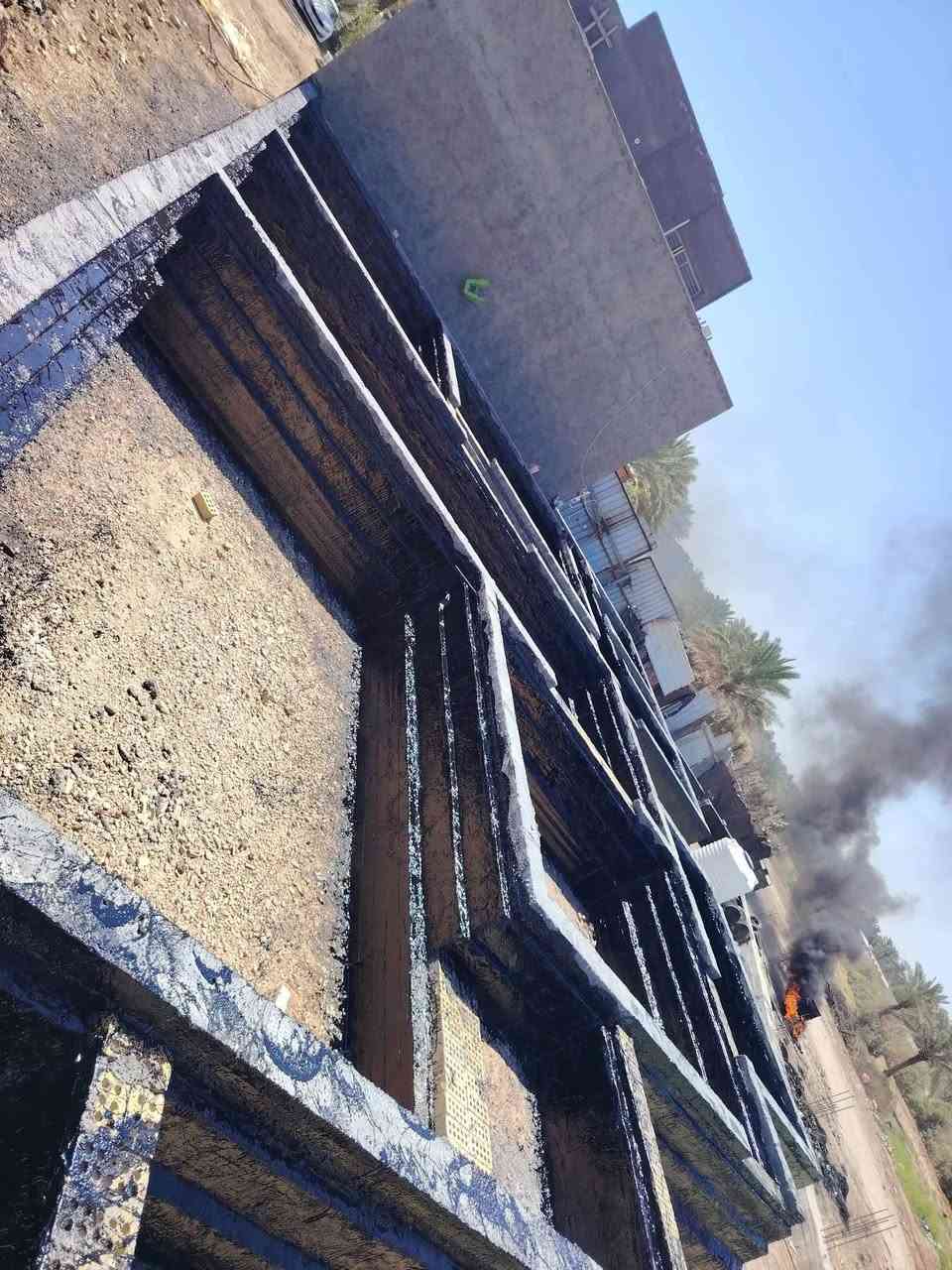 السلام عليكم يوجد زفت رمادي ودوره سطوح والاساسات سعر البرميل 60 كرسته و عمله اللي يريد بخير ويدلل التصل***********
