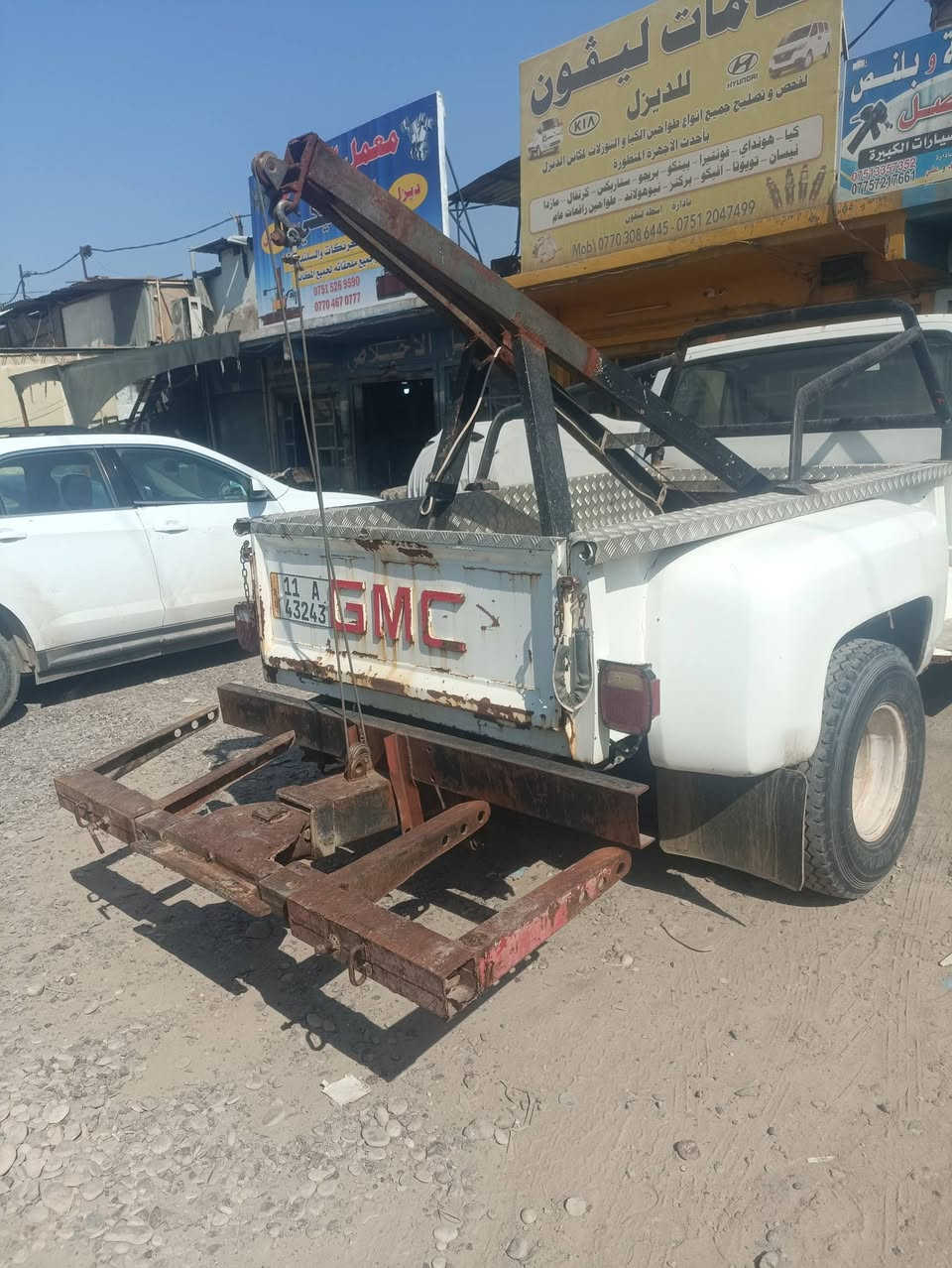 كرينGMCللبيع بدون اي ضرر مكينه 8سلندر كير توماتيك سياره كلها شرط مصبوغة حزام جماليه شرط بدون معجون سياره نضيفه حيل بلحقيقه احلى من الصور شراي خابر هذا الرقم ***********  خاص ما اجاوب
