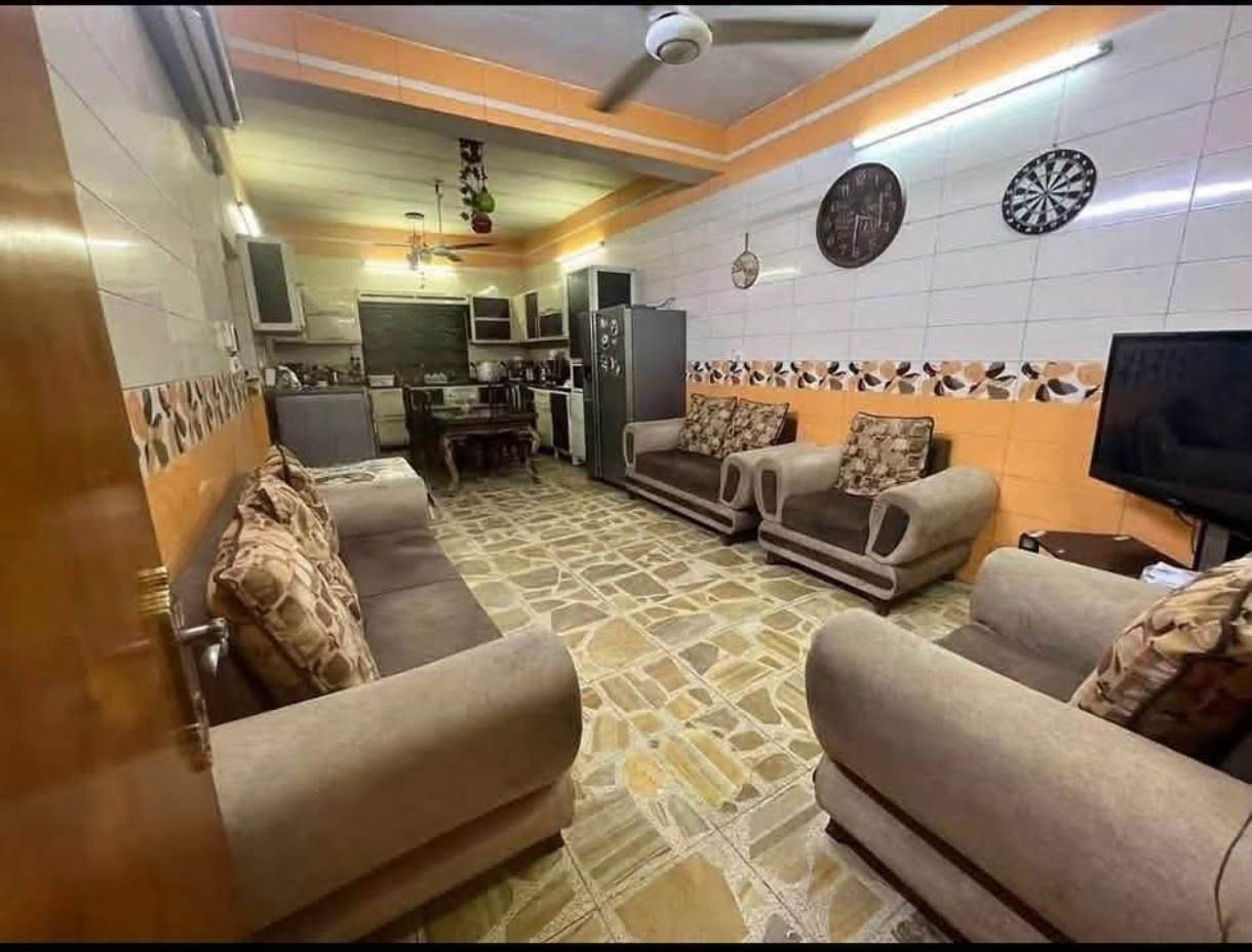 دار سكني للبيع في منطقة حي جميلة محلة 512
قرب سريع القناة 
شارع خير الله 
واجهه 8 متر نزال 34
المساحه الكليه 272 م2
سعر المتر 2650 مليون وقابل للتفاوض
ملاحظة : الكهرباء بنظام الخصخصة
ويباع مع الاثاث
للاستفسار :
 *********** ابو حسن
مكتب الكوثر للعقار
