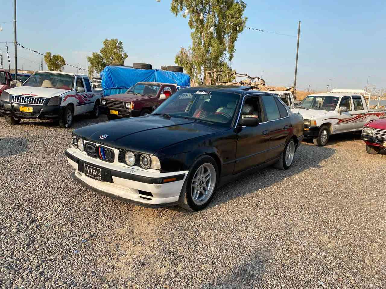 Bmw525
تۆماتێک سلاێت جام کارەباهی تەبرێت قەپات قەپات مواسەفات

مۆدێل 1993 دەحامی 1995سپۆڕتم لەسەر دانایە

چەمبەر گەورە و لاێت ئەڵقەم لۆ بەستایە   کارەباهی هەمووی مەزبوتە 

گێچ و لاێت  شاشە ئاێپات و

سیارەکە پێشوپشتی تەقەی تێدانیە

گێڕ و مەچێنە بەشەرت 

سیارەکە ئاڕم پلاستێک هەولێرە 

سحری 25 وەرەقە ومحمەلە

لە هەولێرم  ڕەقەم***********
