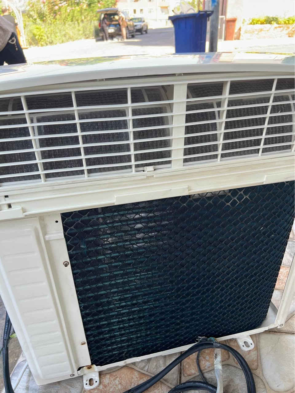 سبلت بيكو ١ طن مستعمل 
شغال ١٠٠٪؜ و نظيف 
مع كامل ملحقاته ( بوري + كيبل) 
السعر : 200 الف و مجال بسيط
المكان : دهوك 
الرقم: *********** دهوك, العراق
