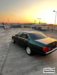 بي ام ٧٣٥ • زيتوني • سنويه ٢٠٣١