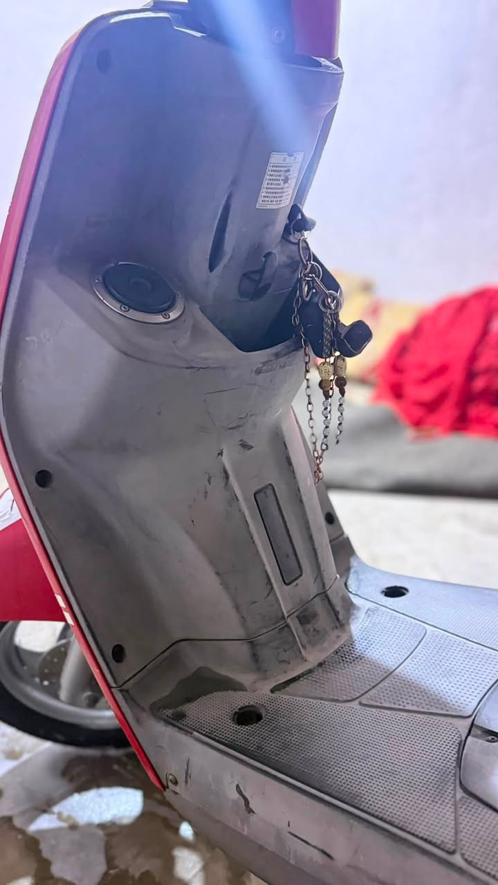 سلام عليكم بوليسي جديده طك كارتون ماشيه 37
دهن كله موتل دراجه جديده بمعنى الكلمه داخل رصاصي ختم واحد من طول للطول مكفوله  دراجه بمحرم نزلتها من رمبه 
سعر 1250 وبخدمة شراي  *********** هاذ رقم بس واتساب
