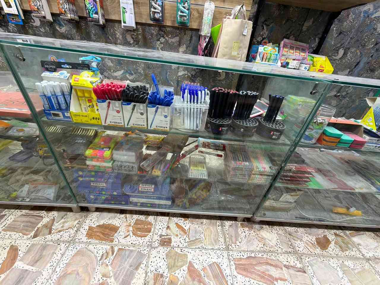 عدة صيانه كاملة
قرطاسية 
اكسسوارات هواتف
جهاز استنساخ
لابتوب عدد 2
سستم كامرات كامل

موقعها زعفرانية شارع زوراء 
سبب البيع عدم التفرغ !!
للتواصل والاستفسار: ***********
