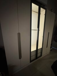 غرفة نوم ممستعملة يوم واحد سبب البيع السفر ٤ قطع ميز تواليت و فاترينا ...