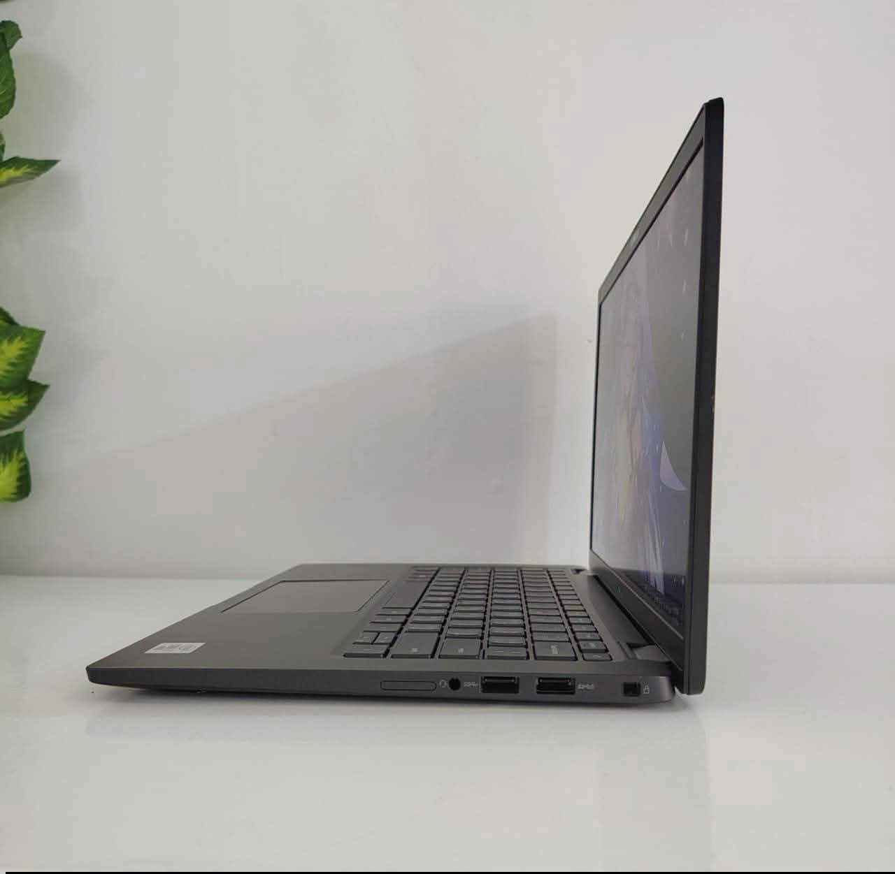 لابتوب Dell Latitude 7410 شاشة لمس 
⚜️ المواصفات:
⚜️ المعالج: كوراي سفن — الجيل العاشر — فئة U
⚜️ الرام: 16 كيكا DDR4
⚜️ الهارد: 256 كيكا SSD M.2 (قابل للتطوير)
⚜️ حجم الشاشة: 14″ — دقّة FHD لمس 
⚜️ كرت الشاشة الداخلي: Intel UHD Graphics — 8 كيكا
🖤🖤🖤🖤🖤🖤
🎁 الهدايا والملحقات:
• حقيبة لابتوب
• شاحن لابتوب
• ماوس
• ماوس باد
• تغليف احترافي (داخل كرتونة)
🛡️ الضمان والخدمات:
• فحص اللابتوب و مقارنة المواصفات و النضافة قبل الاستلام عند المندوب.
• ضمان أسبوع كامل بعد الاستلام.
• تنصيب ويندوز حسب الطلب مع جميع البرامج الأساسية و Office مثبتة.
🚚 التوصيل: التوصيل متوفر إلى جميع محافظات العراق
📞 للحجز أو الاستفسار (متوفر واتساب): – ***********
📌 موقّعنا : بغداد الامين الثانية
💰 السعر: 410,000 دينار عراقي بغداد, العراق
