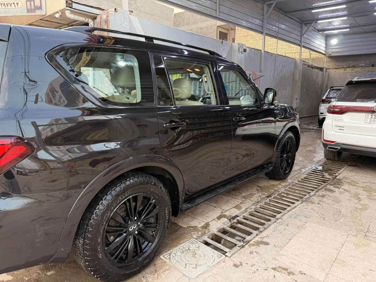 #Nissan #INFINITY 
إنفينيتي QX80 موديل 2018 – وارد أمريكي بدون ايرباك
للبيع المستعجل 
السعر 225 

🔹 تفاصيل السيارة:

* وارد أمريكي
* حادث (بنيد + جاملغ ايمن) بدون ايرباغ
* السيارة مكمّلة بالكامل ولا يوجد أي نقص
* جميع القطع المبدلة وكاله انفنتي  (أصلية)

🔹 الصيانة والإضافات:

* تمت الصيانة الكاملة في كراج iFix
* تركيب تايرات جديدة نوع Goodyear الأمريكية من دانلوب 
* نانو سيراميك + بوليش لدى Top Car وبيهه ضمان سنتين السيارة محوله بلاك توب
* منظومة تبريد كاملة مبدله مع انابيب (أمامي + خلفي) مع – جميعها جديدة
* السيارة مجددة بالكامل لحيه مبدلة  وكاله  (قطع جديدة)
* قاعده فيت بمب كامله جديده وكاله مع فنجان 

* فحص كامل وادامه قبل تبديل دهن كير ودهن محرك 

🔹 الحالة العامة:

* سيارة نظيفة جداً ومعتنى بها
* جاهزة للاستخدام 
النقوصات 
١- كارت عالي لايت امامي يسار 
٢- غرامات 
٣- وجهه محرك مفتوح دبل كازكيت علمود الدونز وبانزين للمعلومة صور حادثها بأمريكا والسونار موجودة ضمن المنشور 

للاستفسار مراسلة واتساب او الاتصال على الرقم ***********
