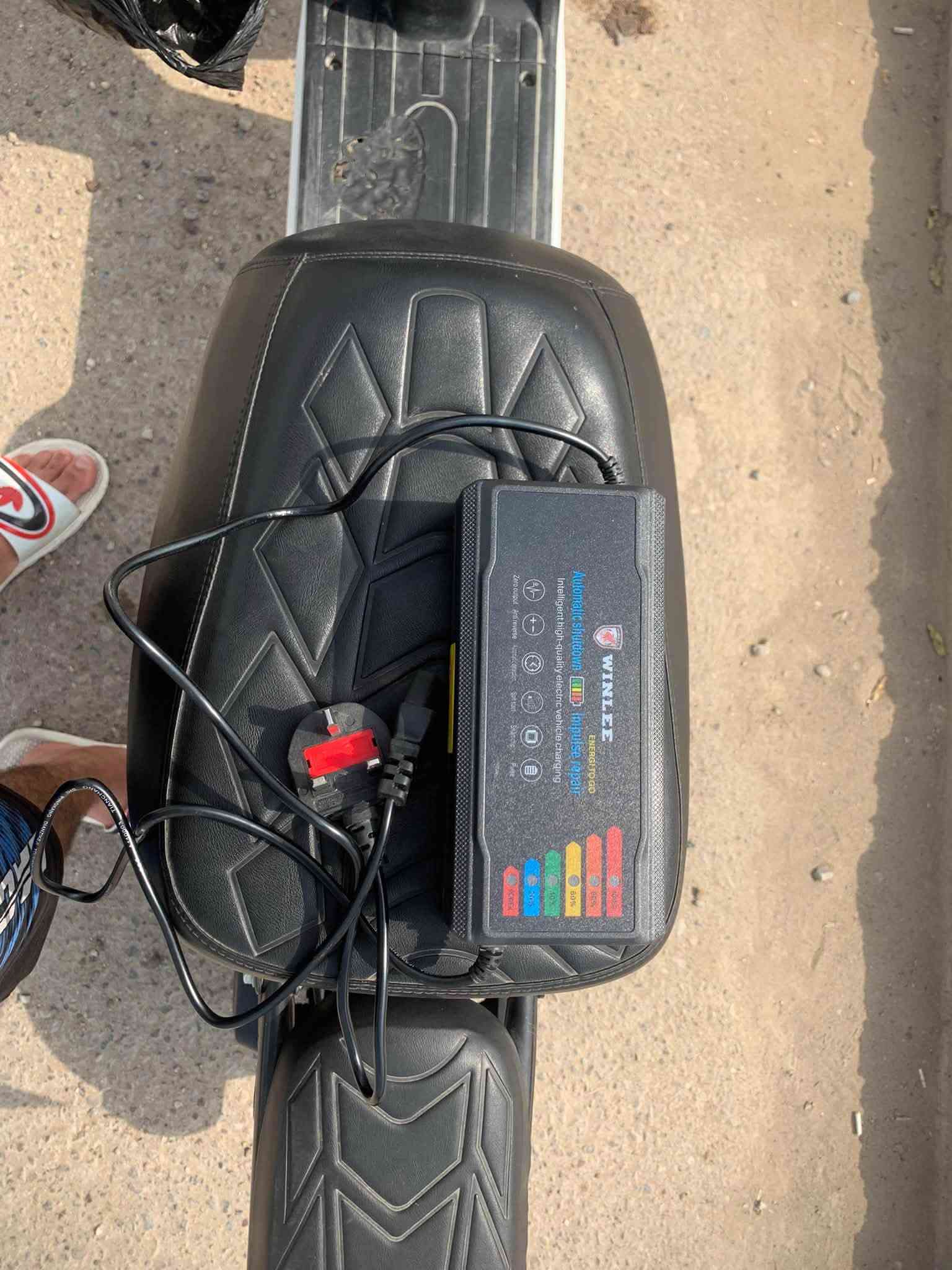 R9 • بطاريات صغار • تشغيل عن بعد