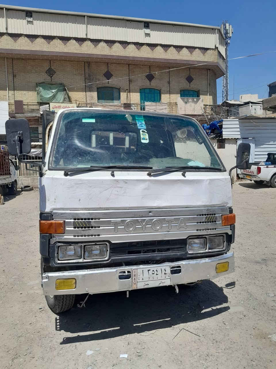 سلام عليكم داينا للبيع موديل 2000 كير ومحرك كيا مكفولات شواصي بلاد سياره بسمنه شرط تحويل سعر ٣٨ وبيهه مجال حك الجيه مكان سياره ديالى بعقوبة ***********
