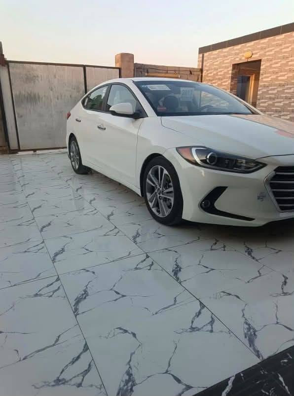 السلام عليكم
النترا 2017 امريكي بيها ٥ قطع السياره نضيفه وحلوه
رقمه بصره انكليزي سنويه لل 2031 تحويل ثاني يوم مواصفات السياره فول ما عده الفتحه شاشة تحكم استيرن نظام ايكو 
السعر 98 وبيها مجال بسيط للشراي مكاني الناصريه مركز 
***********
