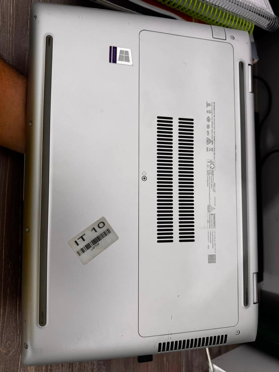 سلام عليكم لابتوب للبيع لابتوب عملي او دراسي كولش حلو نضيف مواصفاته 

HP ProBook x360 440 G1

⚙️ المعالج

Intel Core i7-8550U بسرعة 1.80GHz، وتصل تقريبًا إلى 4.0GHz

🧠 الرام

16GB RAM

🎮 كرت الشاشة

NVIDIA GeForce MX130 2GB + Intel UHD Graphics 620

💾 التخزين

477GB تقريبًا (غالبًا SSD 512GB)

🖥️ الشاشة

14 إنچ

✋ اللمس

يدعم 10 نقاط لمس + قلم/لمس

🏗️ النوع

x360 — الشاشة تنقلب 360° ويصير مثل التابلت

🪟 النظام

Windows بنظام 64-bit 
 ملاحظة مواصفات الحاسبة الي مايعرف     

العنوان : بغداد الامين الثانية ريه وسكينه متواجد واتساب فقط ***********
