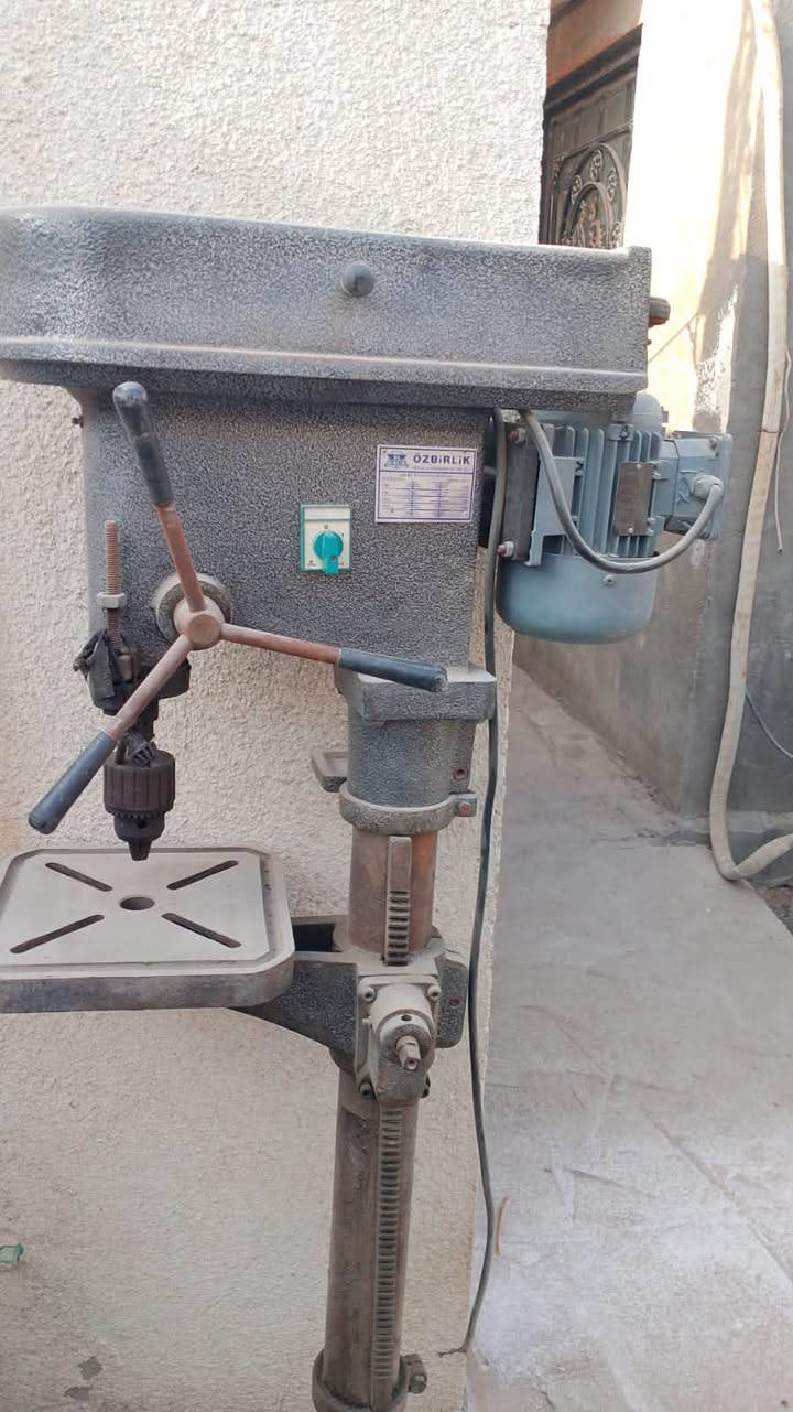 دريل ثابت جديد غير مستخدم
تركي 
***********
