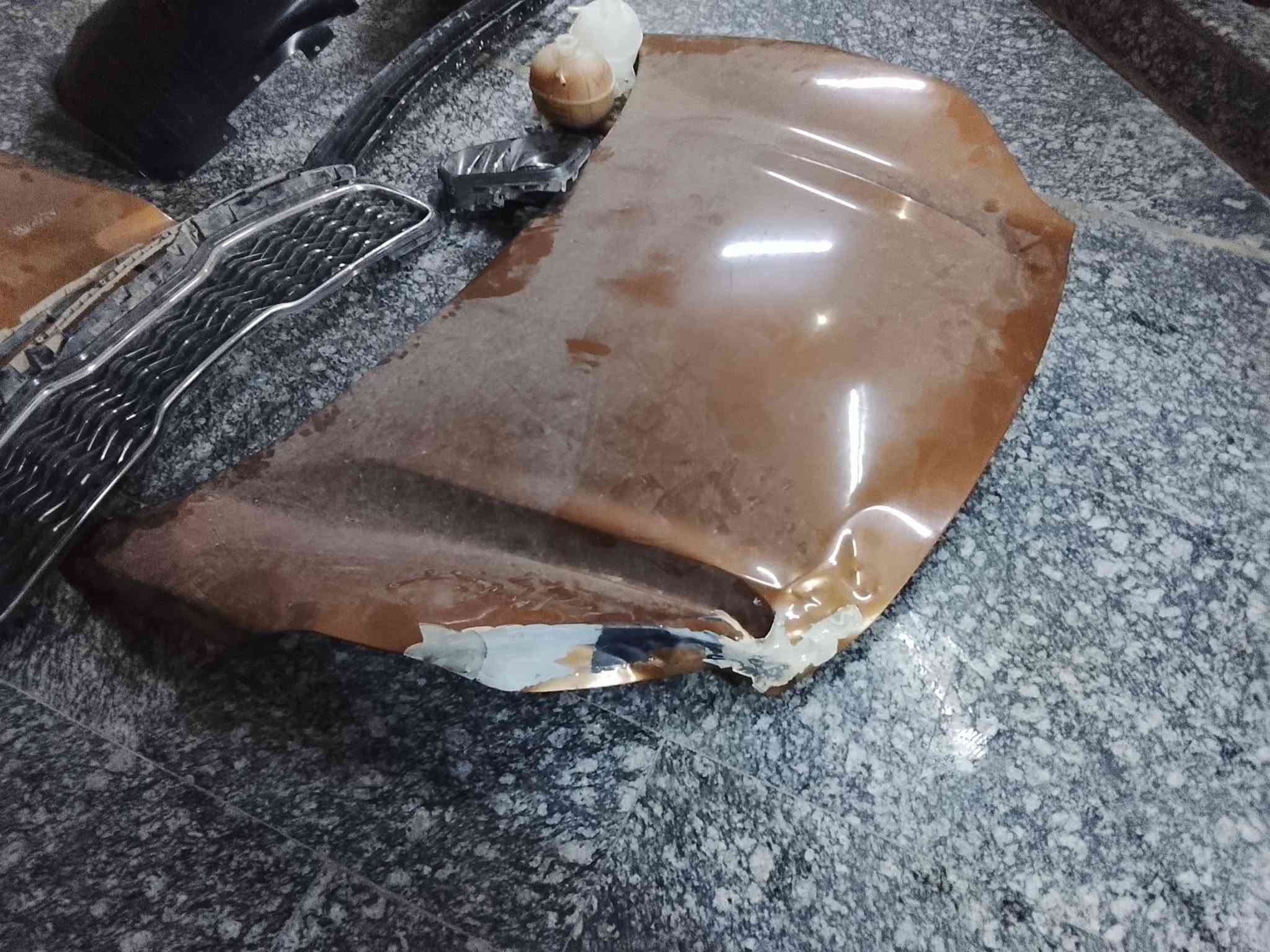 قطع غيار سيارات • هذني الغراض • للبيع