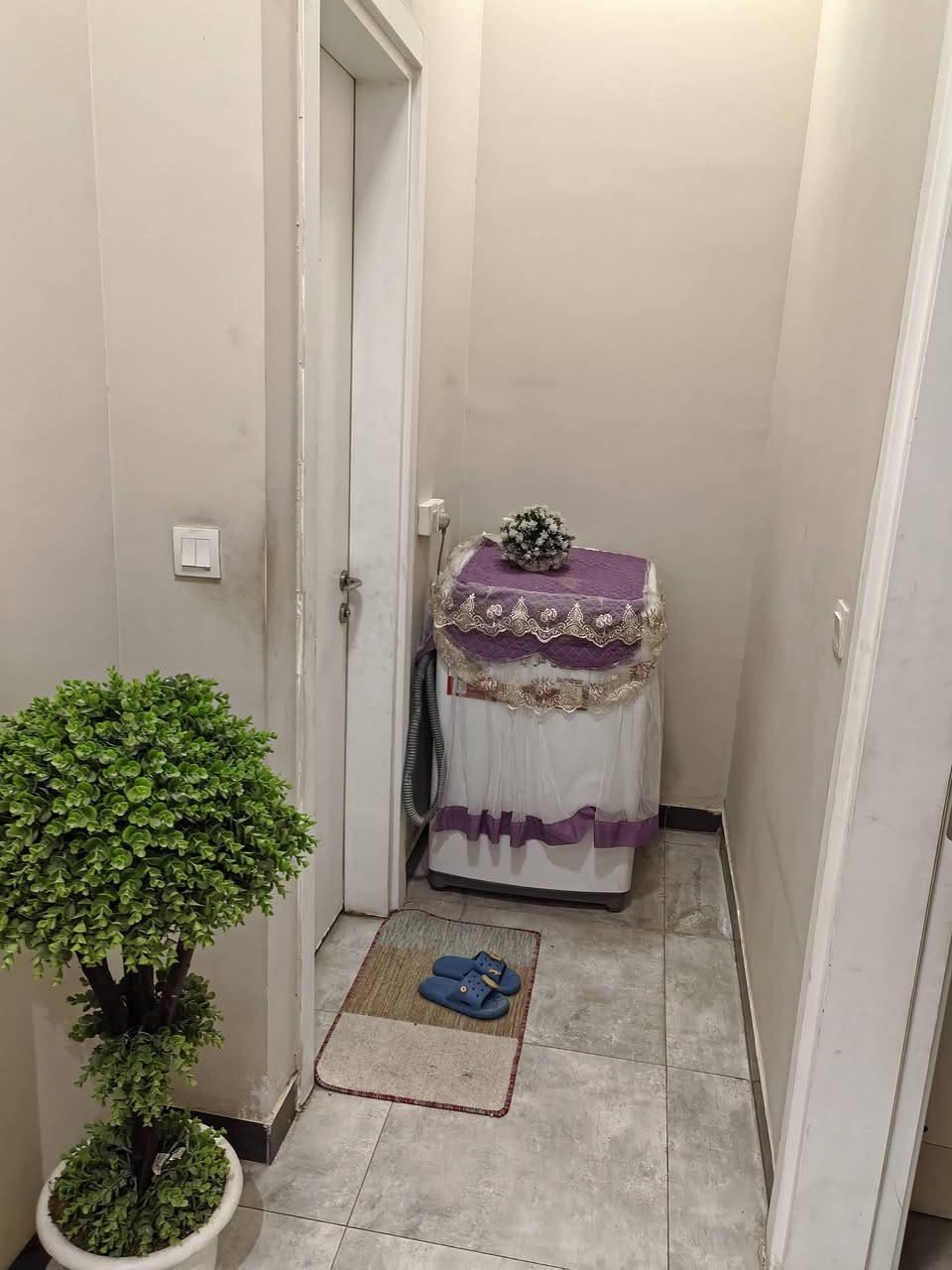 مؤثثة • ١٣٢م • ٣ غرف