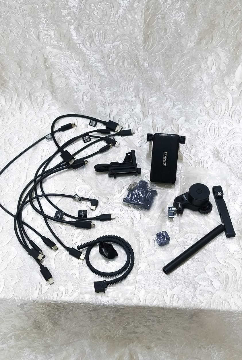 للبيع رونن RS2
نضافه 98%
ملحقاته كامله
كيبلات عدد 8
جهاز Focus Motor
و Focus Motor
ستاند موبايل 
جنطه 

................................ 
للتواصل واتساب  ***********
