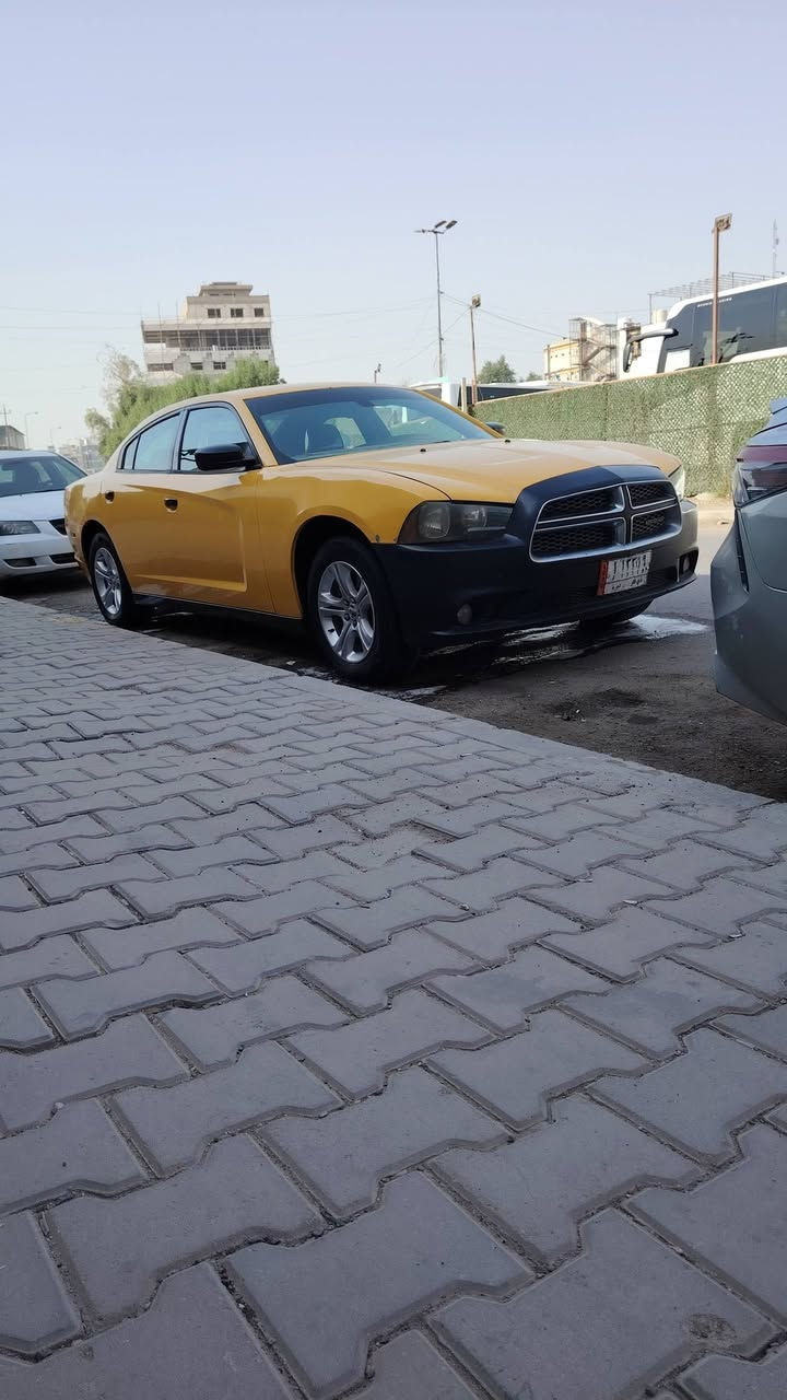 سلام عليكم جارجر ١٤ للبيع رقم ذي قار تبريد حداديه ٨٠ بل ميه مكينه وكير خير من الله تبريد جديد سياره خطه بغداد سوق الشيوخ جاهزه    هاتف ***********q.سعر ١٣٥ وبيه مجال
