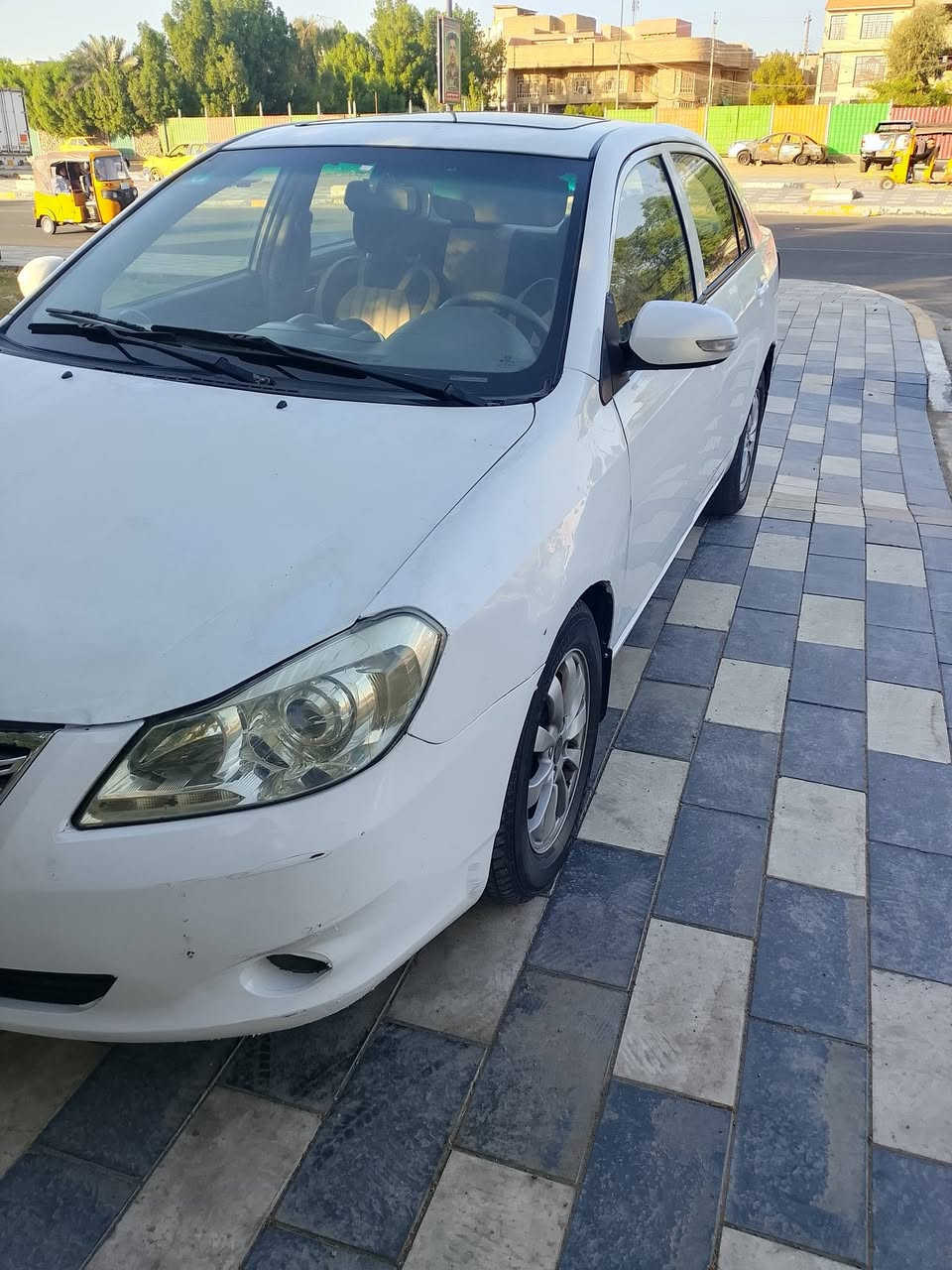 بي وأي دي ٢٠١٣ للبيع
السيارة خير من الله مكينه و كير 
مكفولة مابيها ضربه و لا صبغ 
مكينه وكير بلادي مال شركه اوتماتيك  فول مواصفات  ترحيب بصمه فتحه اشاير بل مري ويل كب  صدر جديد امامي خلفي كهربائيات كله شغالة  تبريد شغال
السيارة باسمي  رقم بغداد نكليزي. هزة جديده مصفر غرامه شرط تحويل  رايدها ب 42$ ورقة بيها مجال قليل 
رقم الهاتف ***********
بكاني بغداد مدينه الصدر

