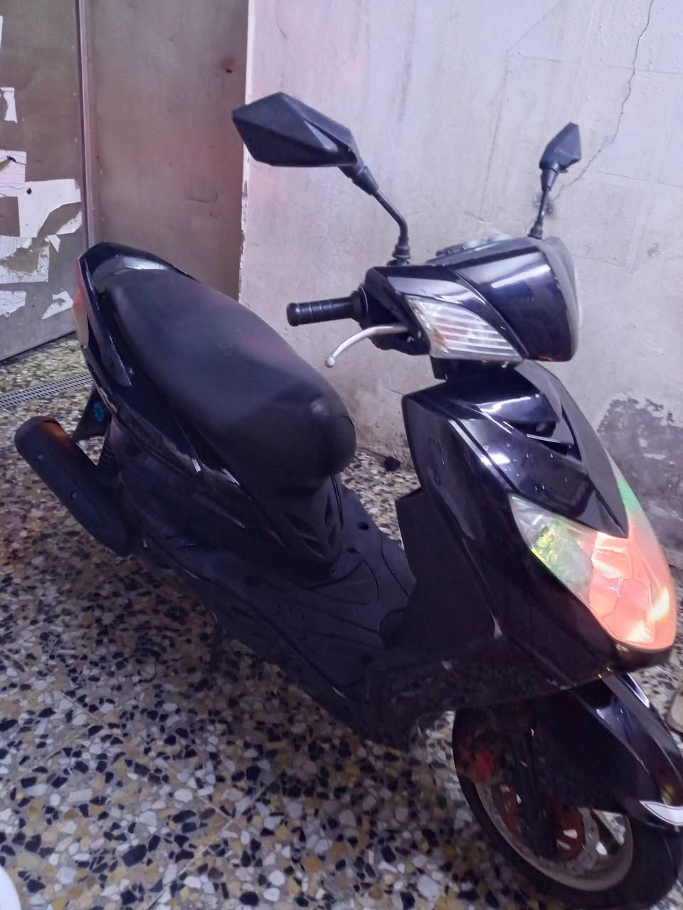 سكنس فحل نوزل سكليتر خطين ياباني أستان كهربائي كله شغاله اي نقص مابيه دراجة جديدة لوك السعر 700 مكاني بغداد المشتل ***********
