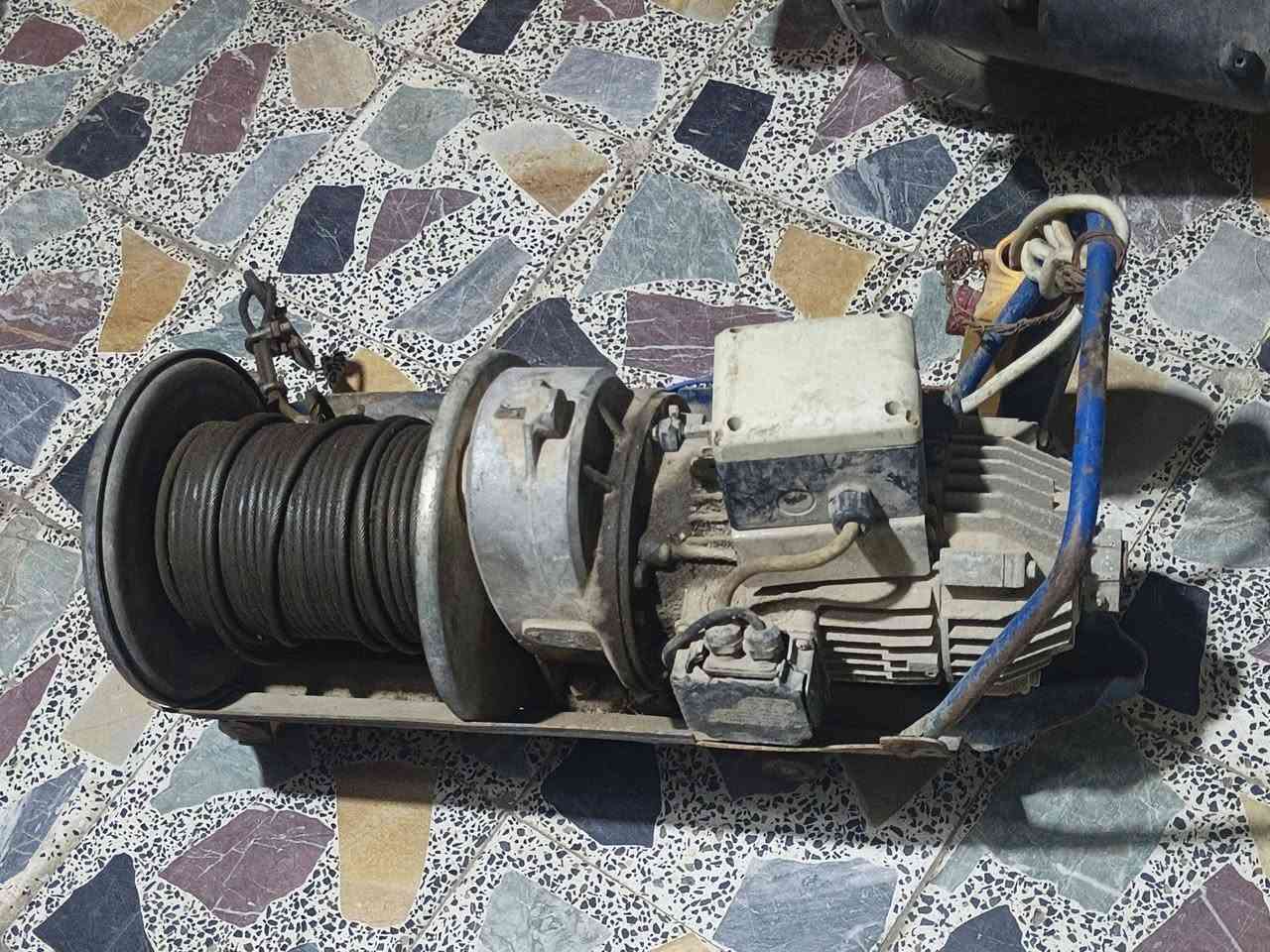 ونجات العدد ٢ 
ونج ايطالي مستعمل مثل ما موضح بل صوره 
سعر الواحد ٣٥٠ بي مجال 
*********** للاستفسار اتصال
