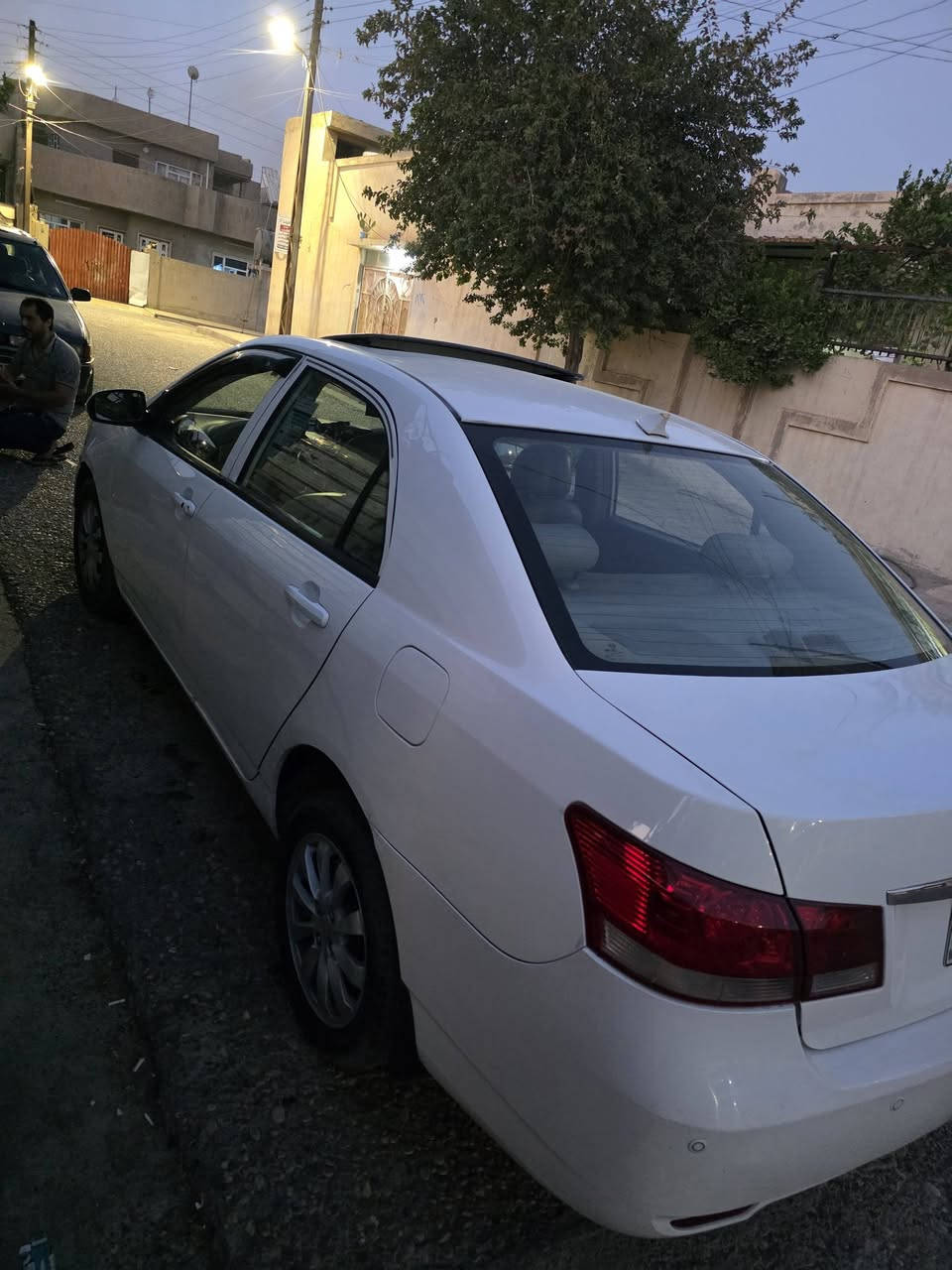 السلام وعليكم
بي واي دي G3
محرك بي نفخ
صبغ جاملغ الامامي عكس السايق وربع باب السايق وخشم البوند 63
***********

