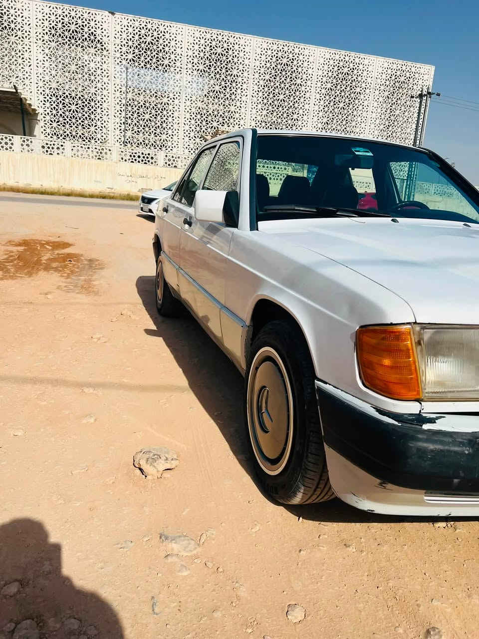 السلام عليكم ورحمة الله وبركاته 🌹
🚘 مرسيدس E190 (طيارين)
🔹 الموديل: 1992
🔹 المحرك: 260 — 6 سلندر
🔹 المحرك أصلي
🔹 مكينة وگير وحدادية بالشرط
🔹 السيارة ناعمة وحلوة بالسياقةحيل
🔹 تخم تاير جديد 🛞
🔹 بطارية جديدة 🔋
🔹 كهربائياتها كلها شغالة
🔹 ABS شغال ✅
🔹 التبريد شغال، بس يحتاج شوية غاز

🎨 السيارة بيها صبغ، تقريباً قطعتين إلى ثلاث قطع، لكن البيع مصبوغة عام.

📋 رقم أربيل قديم
📌 السنويات ساقطة من سنة 2021
🔄 صاحب السيارة يريد مداور
❌ ماكو وكالة
✅ شرط التحويل

📍 مكان السيارة: النجف الأشرف

💰 السعر: 35 مليون دينار
والبيع بيه مجال بسيط.

سيارة حلوة ونظيفة، تفيد الجناي وتفيد اللي يريد سيارة مرتبة بسعر مناسب 👌

📞 للاستفسار الاتصال على الرقم التالي:
[***********]
