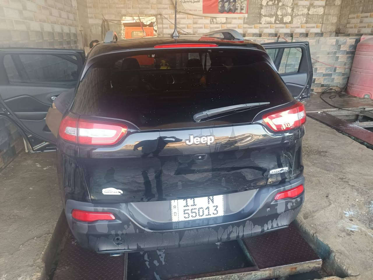 جيب بزون شيروكي للبيع سعرها 110 تفاصيل اتصال على الرقم انا مكلف بالنشر***********
