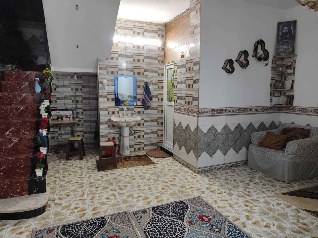سلام عليكم دار البيع المساحة٢٢٠متر كافة الخدمات يبعد عن الشارع ١٠٠ متر البناء طابوق طابو ملك صرف السعر ١١٥بي مجال رقم الهاتف بي وتساب ***********
