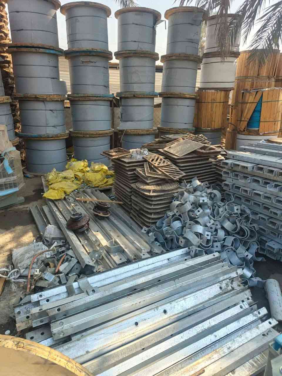 **شركة الرسول *
**لتصنيع أعمدة الكهرباء والأسلاك** ⚡

نقدم لكم أجود المنتجات المصنعة بكفاءة عالية لتلبية احتياجاتكم:

♦️ **أعمدة الكهرباء المتوفرة (مصبوغة وجاهزة):**

1. **عمود مدور واطي:** سمك 3 ملم | طول 9 متر.
2. **عمود مدور واطي:** سمك 3 ملم | طول 8 متر.
3. **عمود مدور عالي:** سمك 3 ملم | طول 11 متر.
4. **عمود مشبك واطي:** سمك 5 ملم | طول 9 متر.
5. **عمود مشبك عالي:** سمك 5 ملم | طول 11 متر.
6. **أعمدة مغلونة (مشبك + مدور):** خاضعة لفحص وزارة الكهرباء وبجميع القياسات (العالي والواطي).

♦️ **المواد والملحقات الكهربائية:**
🔹 أسلاك عالية الجودة وفق المعايير العالمية.
🔹 فناجين (واطي وعالي) لتلبية كافة المتطلبات.
🔹 براكيتات تثبيت قوية وموثوقة.
🔹 كتاوت لنك فيوز بمعايير أمان معتمدة لضمان السلامة.

✅ **خدماتنا المتكاملة:**
(تجهيز — نصب — تسليك — توصيل سريع إلى جميع محافظات العراق)

📢 مستعدون لتجهيز دوائر الدولة، المشاريع الاستثمارية، والمزارع.

📞 **للتواصل والاستفسار:**
*********** 
*********** واتساب 
 

💬 راسلنا الآن عبر الواتساب أو ماسنجر للطلب والاستعلام.

🚚 **خدمة التوصيل السريع متوفرة لأي مكان في العراق!**
هو
