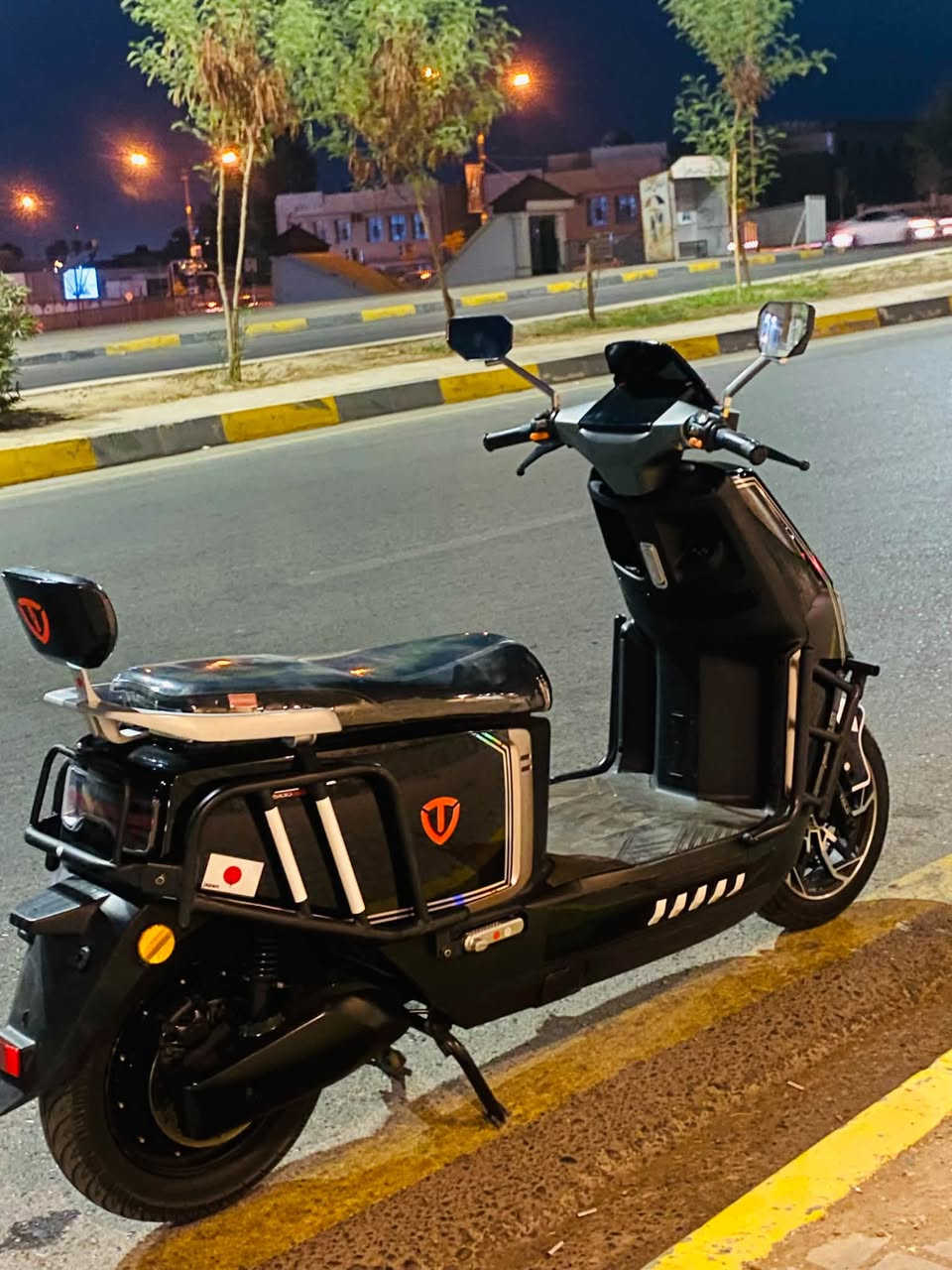سلام عليكم تيسلا للبيع
مطور موصفات معروفه

مطور نضيف دبل بصمه

سعرو مليون بي مجال 

***********
