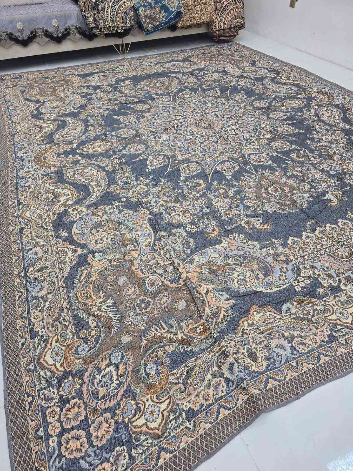 مفرش إيراني ( مساعد زوليه ) نوع ممتاز مخمل شانيل 
 ثقيل جدااا 

متوفر بقياسين فقط 

_ قياس : 1.5×2 

_ قياس : 3×2 

العنوان ديالى جلولاء قرب السوق الجمعه
للاستفسار الاتصال على الرقم *********** 

توجد خدمه توصيل بغداد وجميع المحافظات 🚗🛺

