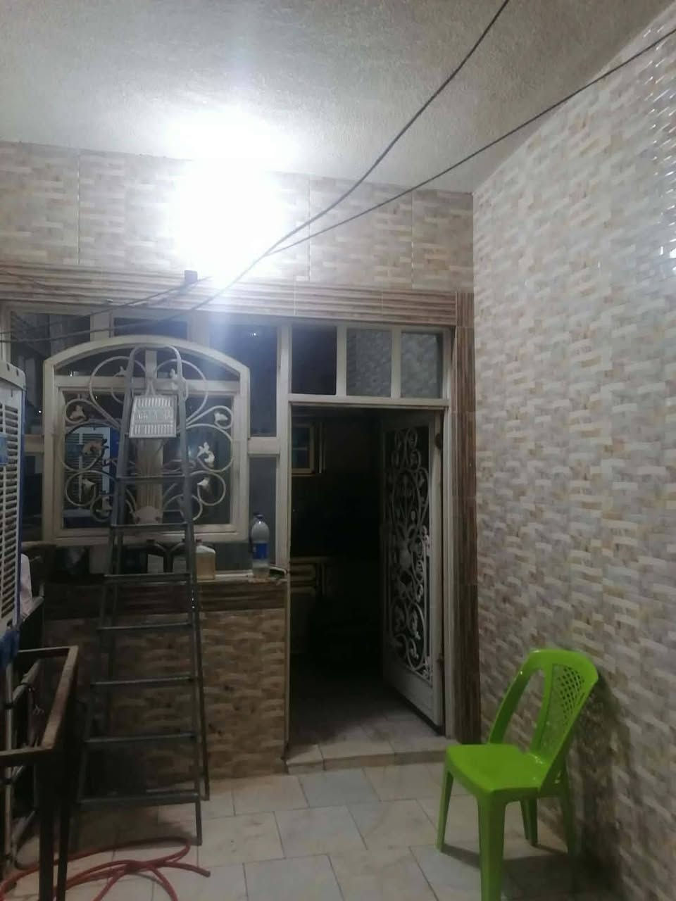بيت للبيع طابو زراعي مساحة 145 متر 
طابقين الطابق الاول (صاله+ استقبال+2 غرف نوم + مطبخ+ مناور 2+ صحيات 
الطابق الثاني
(2 غرف نوم + صحيات) 
الأساس والسقف صب كونكريت 
البناء طابوق 
الموقع مجمع سادة الحبوبي شارع المطار القديم فرع صيدلية الالفه 
السعر 60وبي مجال 
للأستفسار *********** النجف, العراق
