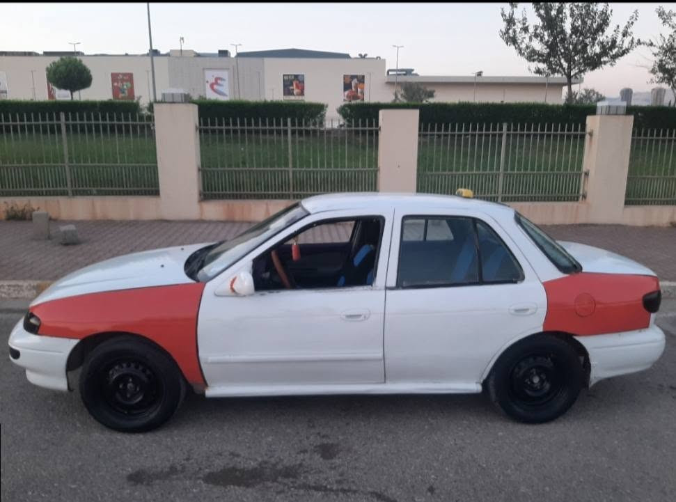 کیای سیڤیا تەکسی
مۆدیل 1996
مەکینەی 8 و بخە
گێڕ عادیە
جام کارەبایە
سوکان پاوەرە
ئاڕمی پلاستیکی هەولێرە ڕەقمی هەموی موتابیقە
تەنها کەمێک تەوقڕەقی تیایە
نرخی 25 وەرەقەو کەمێک مەعاملەیە
شوێن سلێمانی
***********
