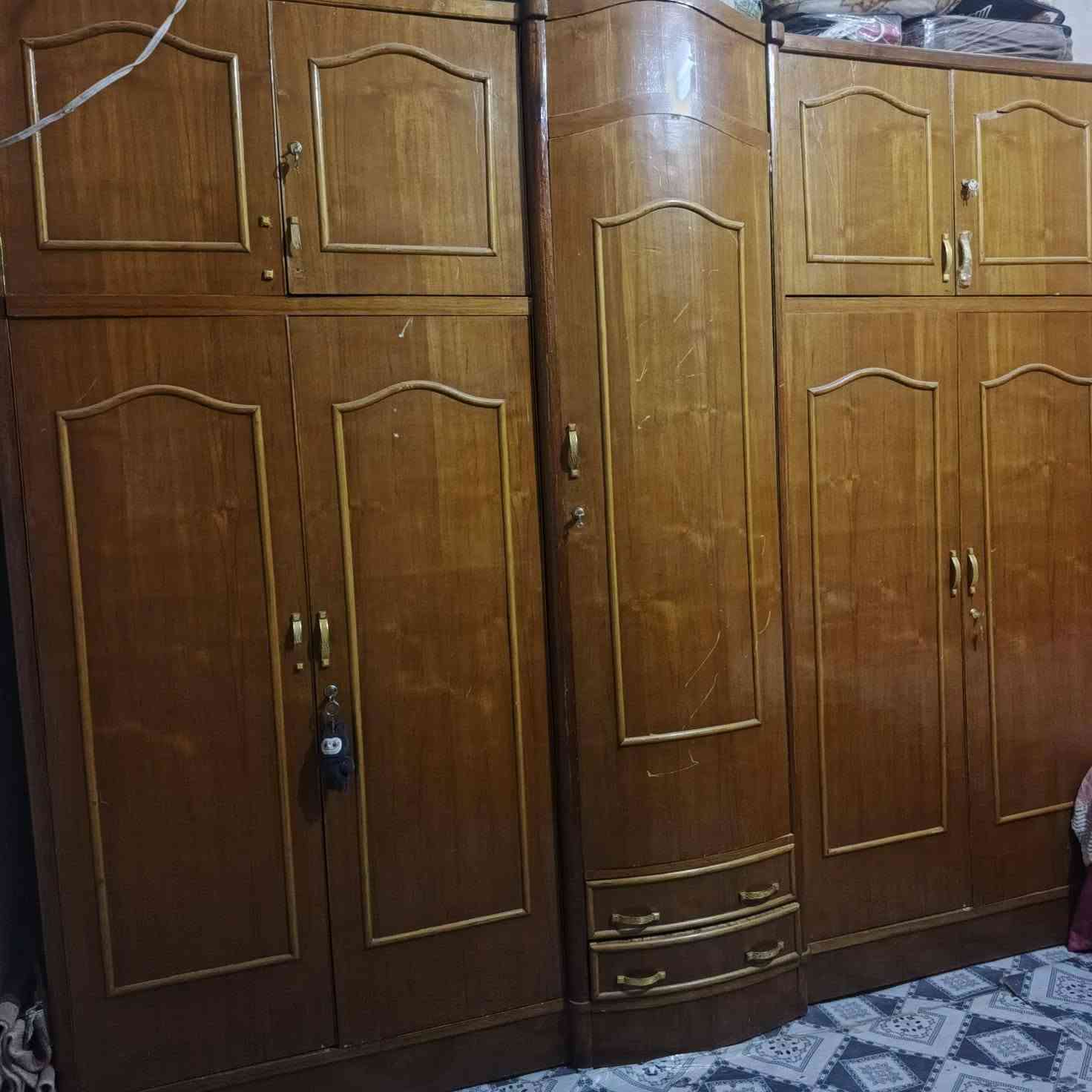 غرفه نوم مستعمله نضافه 90بل ميه مكان كربلاء حي لغدير سعر 500وبيه مجال ***********

