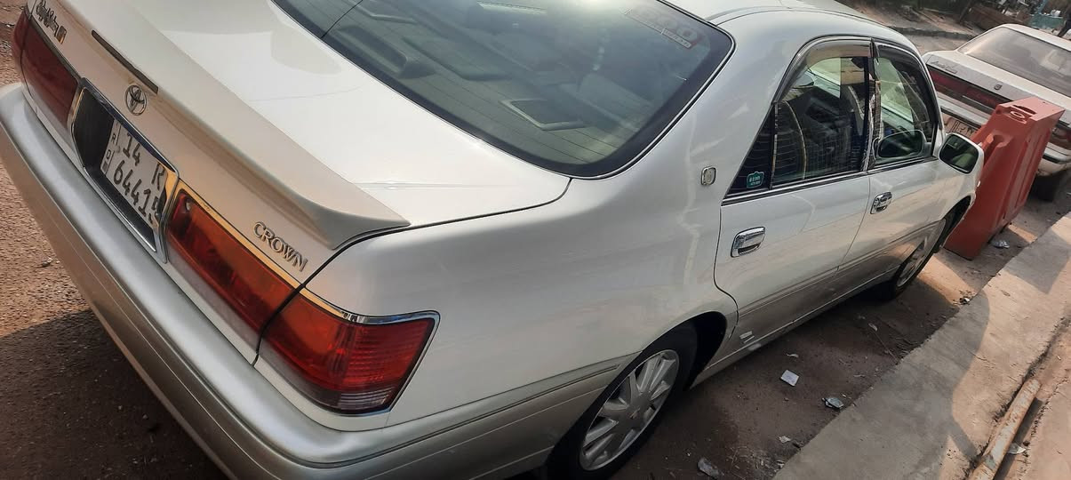سلام عليكم للبيع مديل ٢٠٠١
٤ دكم .معروفة المواصفات ديفور كبير شاصي ٧٥ تحوير وسام المالكي بسمي  هسزة قبل شهرين قرار٤٨ مكفولة من الكصة ونقل الجثة سعر ١٤٠ قفل رقمي *********** مكاني البصرة كرمة علي
