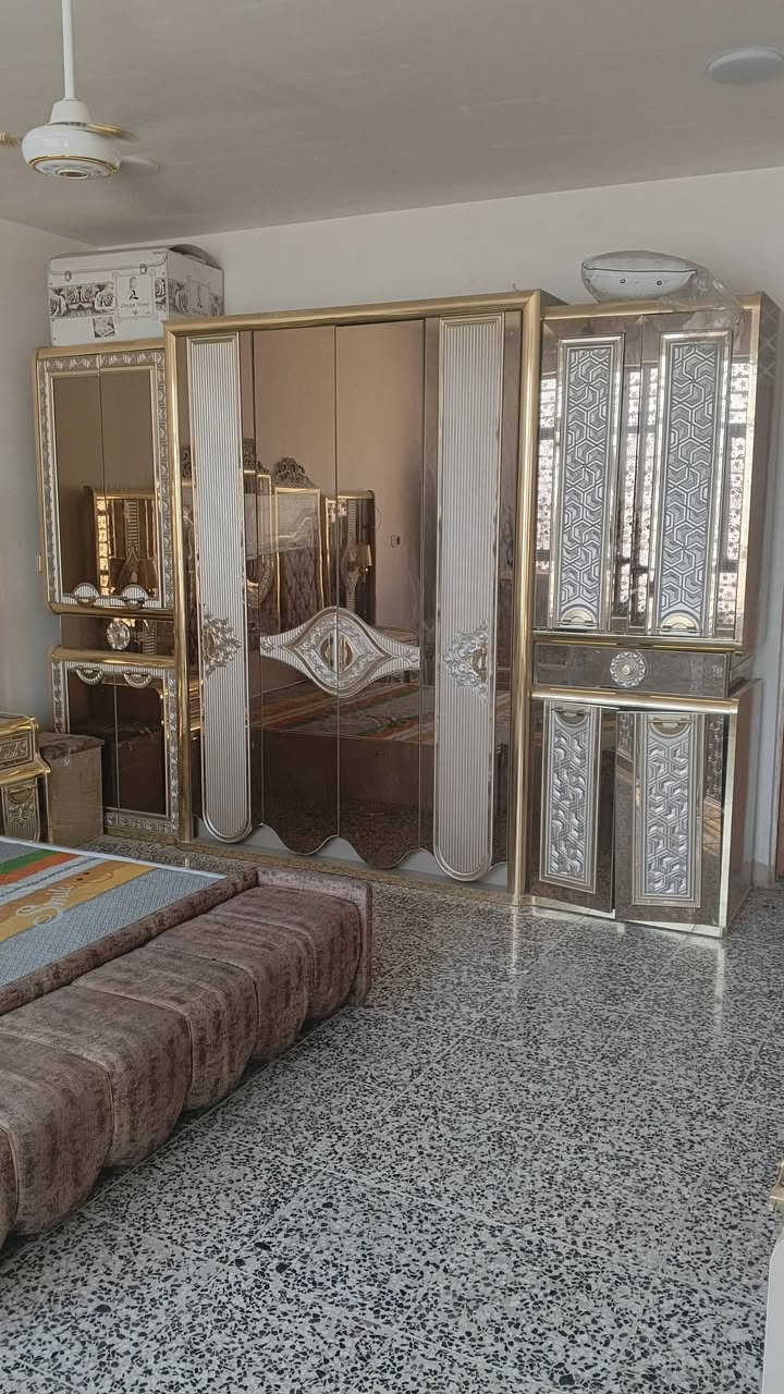سلام عليكم غرفه تركي درجه اولئ كلش نضيفه مستعمله شي كلش قليل سعر الاتصال على الرقم ***********
