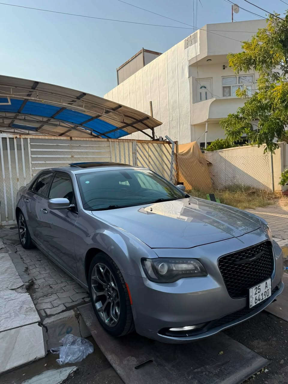 🚗 للبيع | كرايسلر 300S موديل 2015 | فول مواصفات
✅ دخول جديد
✅ كتاب ضباط – رقم كركوك
✅ مشروع وطني – تحويل مباشر
المواصفات:
* فئة S فول مواصفات
* سقف بانوراما
* مقاعد جلد أصلية
* شفتات على الستيرن
* رنكات S قياس 20 أسود
* بصمة تشغيل
* تشغيل عن بُعد (Remote Start)
* كاميرا خلفية
* حساسات
* جميع المواصفات الكاملة
الحالة:
* المحرك، الكير، والشاصي (الصدر) شرط وممفتوح
* تايرات جديدة
* الضرر الأمريكي: تبديل صندوق بنفس لون السيارة
* 4 قطع كلير أمريكي بدون دواخل او ضرر
* السيارة طالعة بدون فتح شاصي أو حادث مؤثر، فقط كلير
💰 السعر: 175 بيها مجال 
📍 الموقع: كركوك
📞 للاستفسار: ***********
