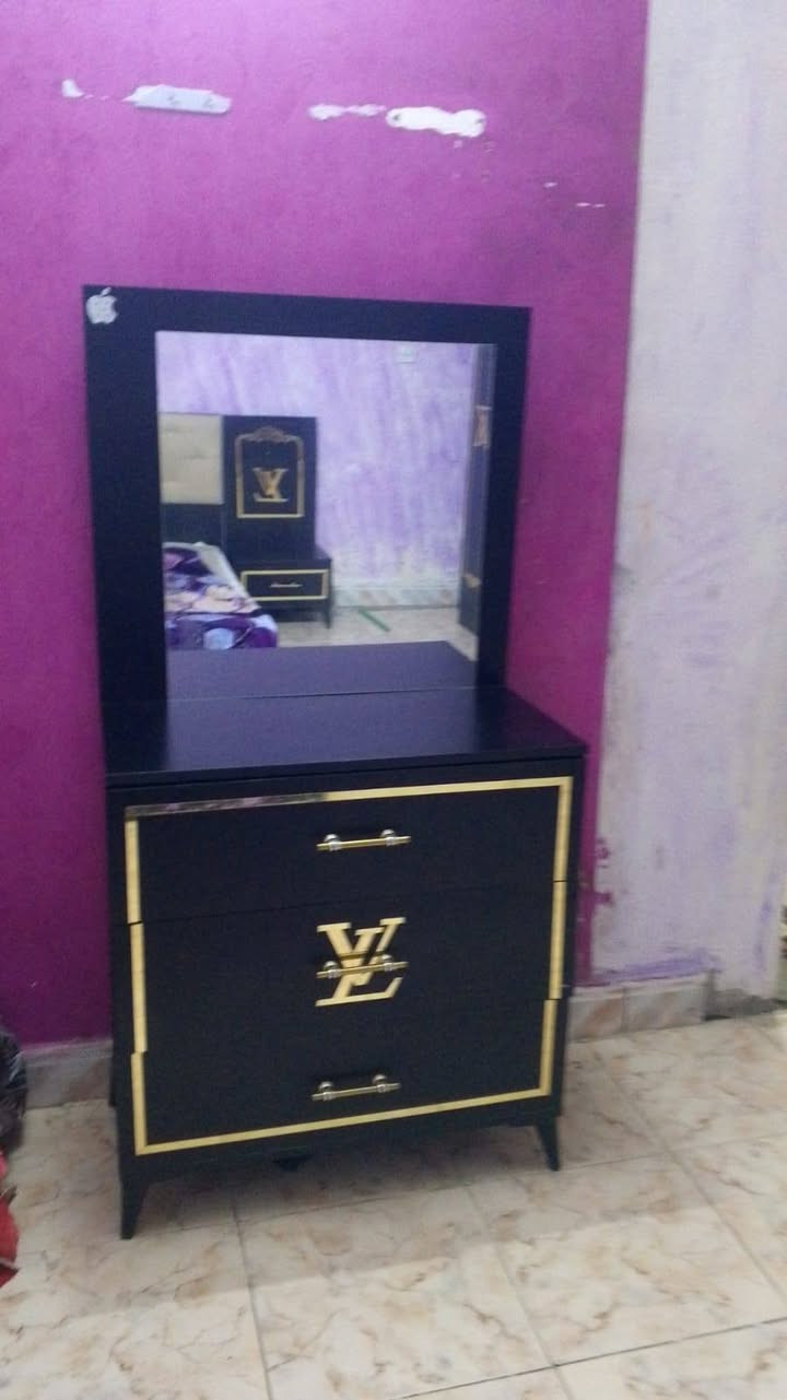 غراض بيت للبيت  اسعار مناسبه
مكان الزبير .دور الضباط 
رقم صاحب الغراض 
***********
***********
