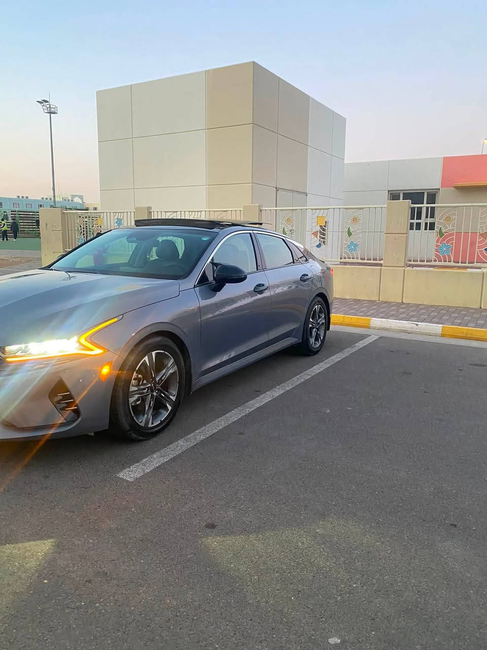 السلام عليكم كي فايف موديل 23 فول الفول اعلى فئه بل كي فايف رقم أربيل بسمي العنوان بغداد السعر  قفل 180 مستعجل على البيع السياره فقط قطعه وحده صبغ جاملغ خلفي كفاله عامه  استفسار اتصال ***********
