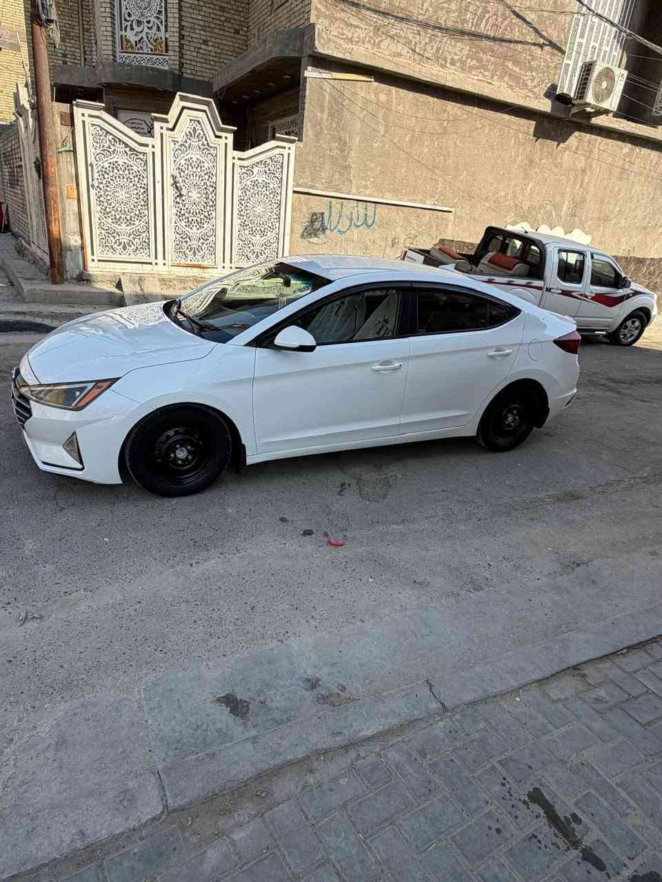سلام عليكم
عارض سياره انتره موديل ٢٠١٩ حادثها بس قبق جنطه فقط محرك دوش ٢٠٠٠كفاله من التبخير والتنقيص حداديه تخم تاير كفاله السياره نص فول كير AT 
العنوان بغداد 
الرقم /***********
