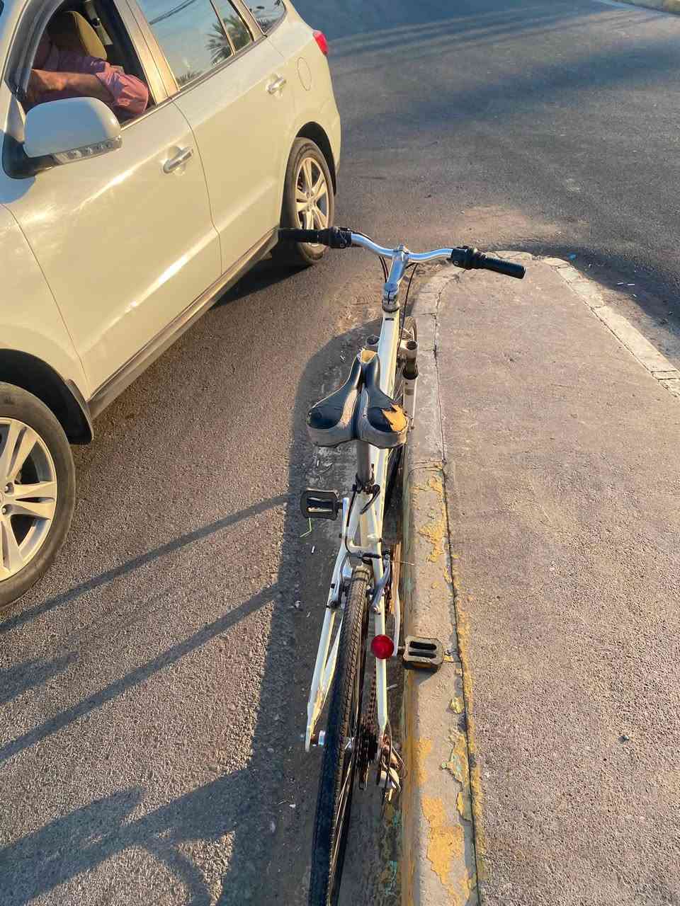 بايسكل للبيع
البايسكل نضيف الله شاهد 
وكلو شغال 
البايسكل كامل كلشي ما يحتاجلو 
السعر خاص او عل رقم 
***********
