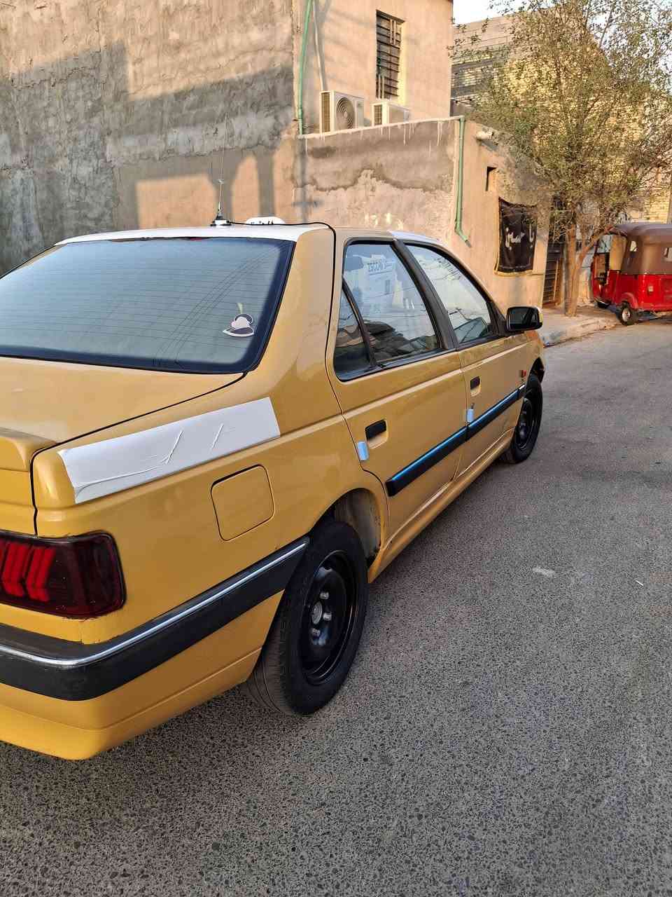 بيجو 405 مديل 16 كفالة ضربة وتبديل مكينه وكير وتبريد وحداديه جاهزه من كلشي مصفره هيئه وغرامات سننوية ل28 تحويل مباشر سعره 34 ورقة مكاني بصرة القبلة ***********

