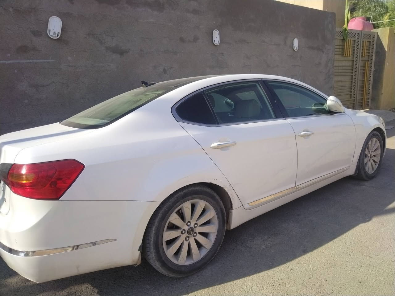 سياره كادنزا ٢٠١١ للبيع خليجي مواصفات فول السياره بيه شخوط خفيفه بس تكحيل السعر ١١٠ وبيه مجال حك الجيه هذا رقمي ***********
مكان كربلاء المقدسة قضاء عين التمر
