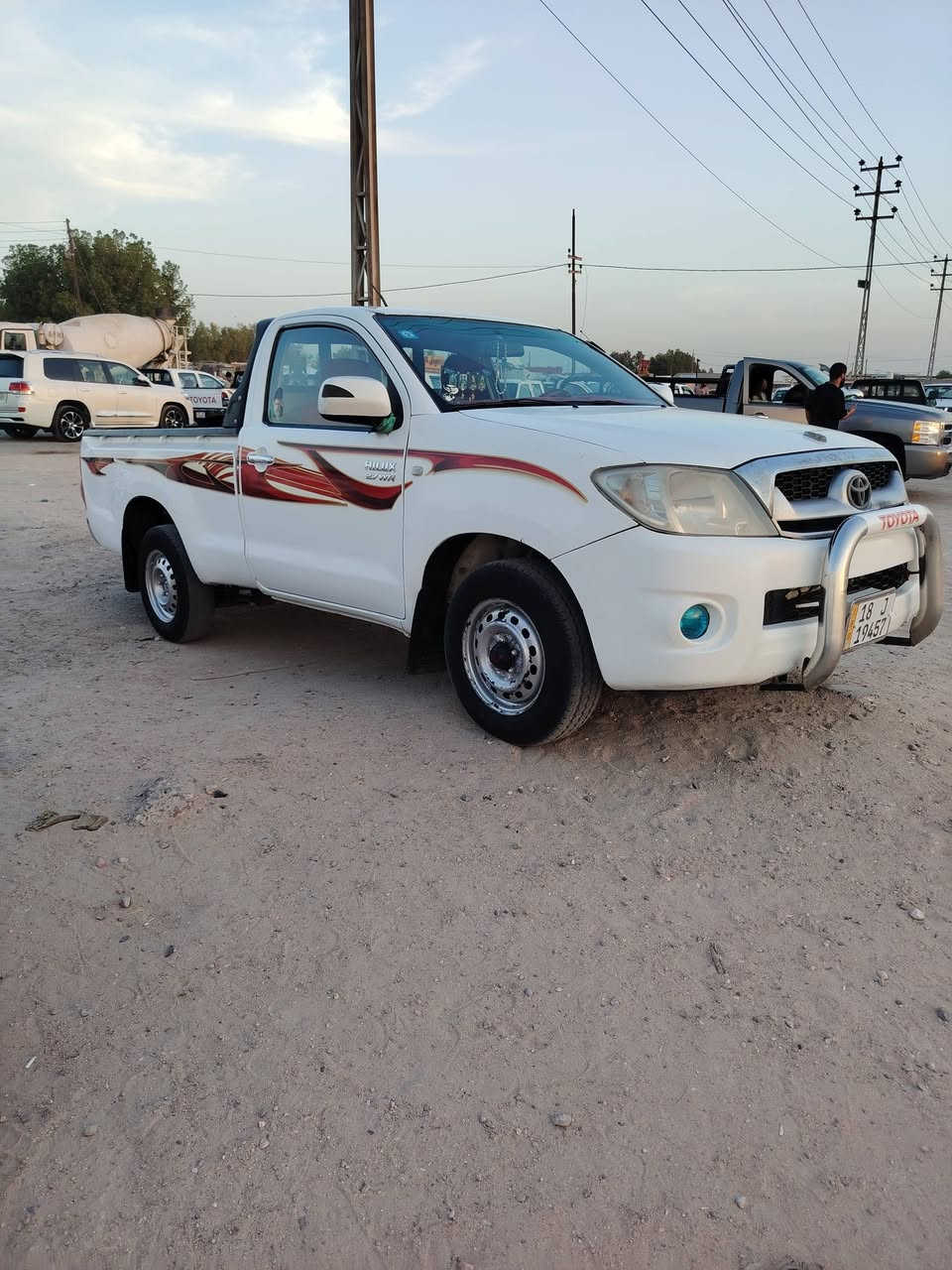 السلام عليكم سياره للبيع موديل 2010 بيه صبغ صفحت البدي مال سايق وشويه من الباب والباقي مكفول َمحرك كير اكسن شاصي رقم دوالي تحويل ون ما جان تواير جداد اربعه مكان سياره بصره زبير رقم الهاتف ***********
