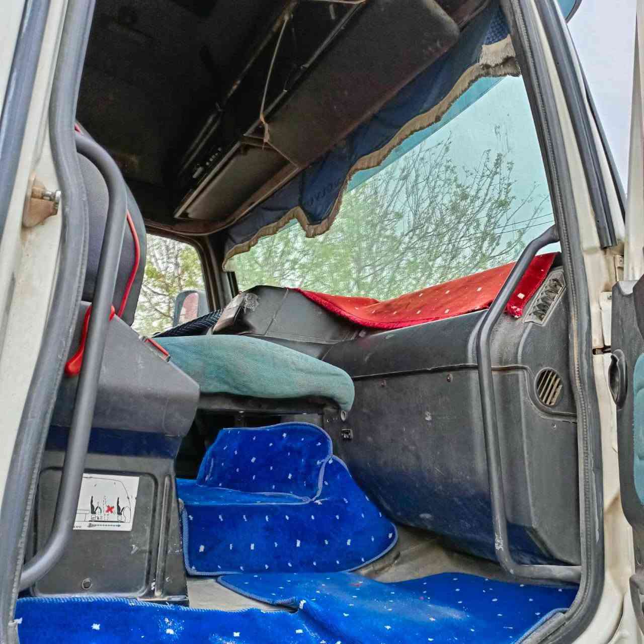 سيارة فالفوا للبيع موديل 2001 رقم سليمانية مربوط نساف السيارة شرط محرك وكير  سنويه لل 2030  الهاتف *********** المكان كركوك الحويجة

